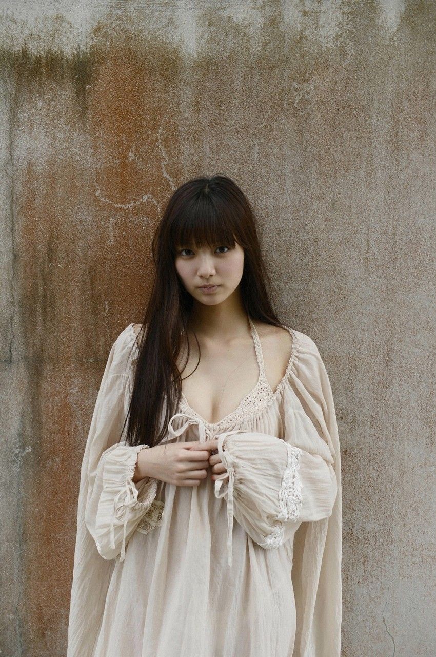 新川優愛《美しすぎる彼女に一目惚れ》 [WPB-net] No.157