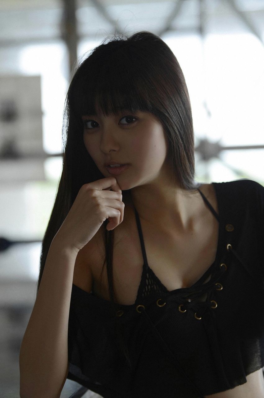 新川優愛《美しすぎる彼女に一目惚れ》 [WPB-net] No.157