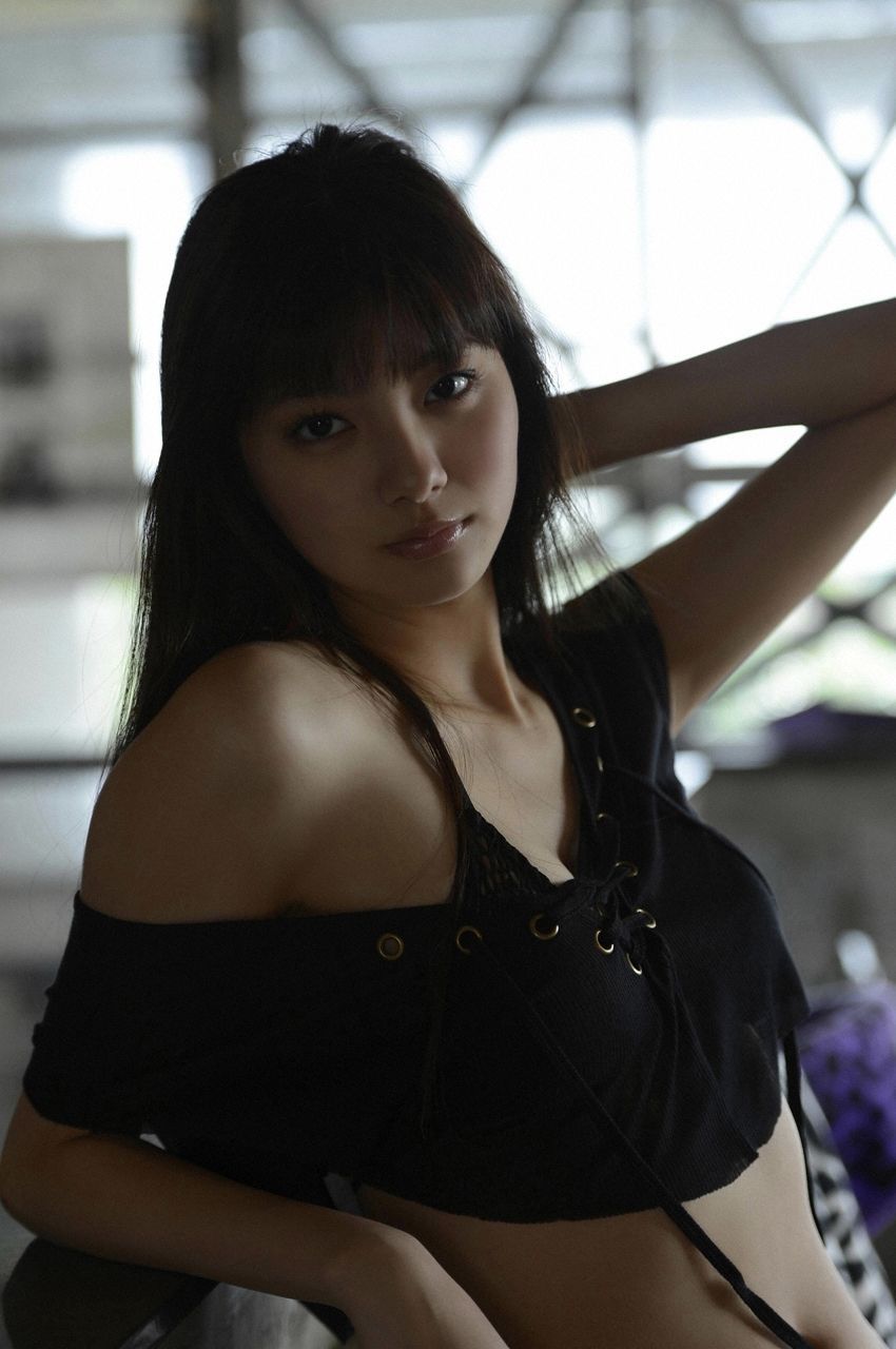 新川優愛《美しすぎる彼女に一目惚れ》 [WPB-net] No.157