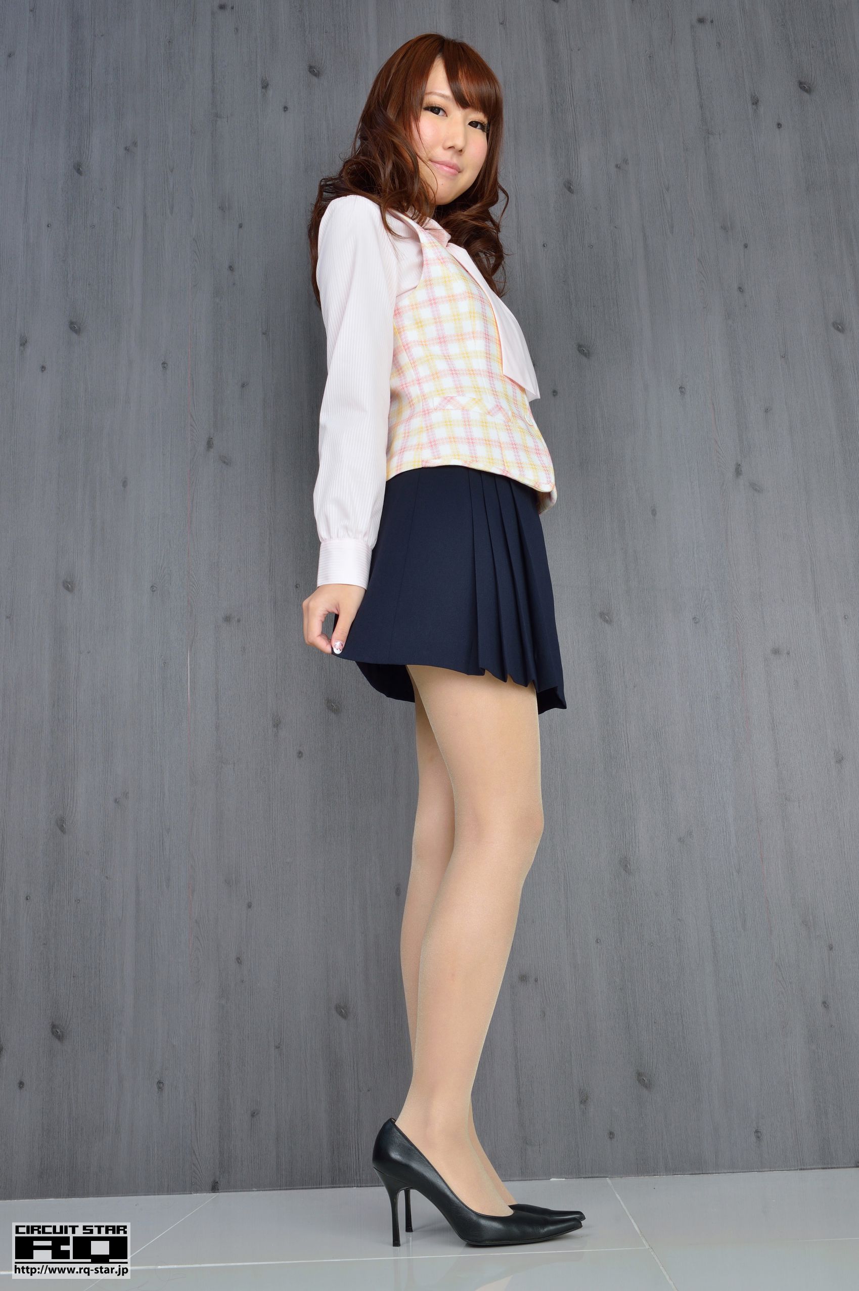 [RQ-STAR] NO.00739 高桥七海 Nanami Takahashi Office Lady 写真集
