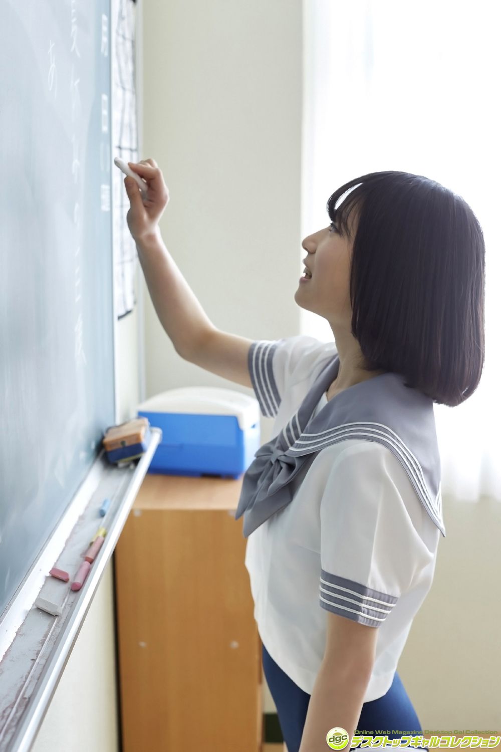 村上りいな《グミとアイドル大好きな美少女の制服物語！》 [DGC]