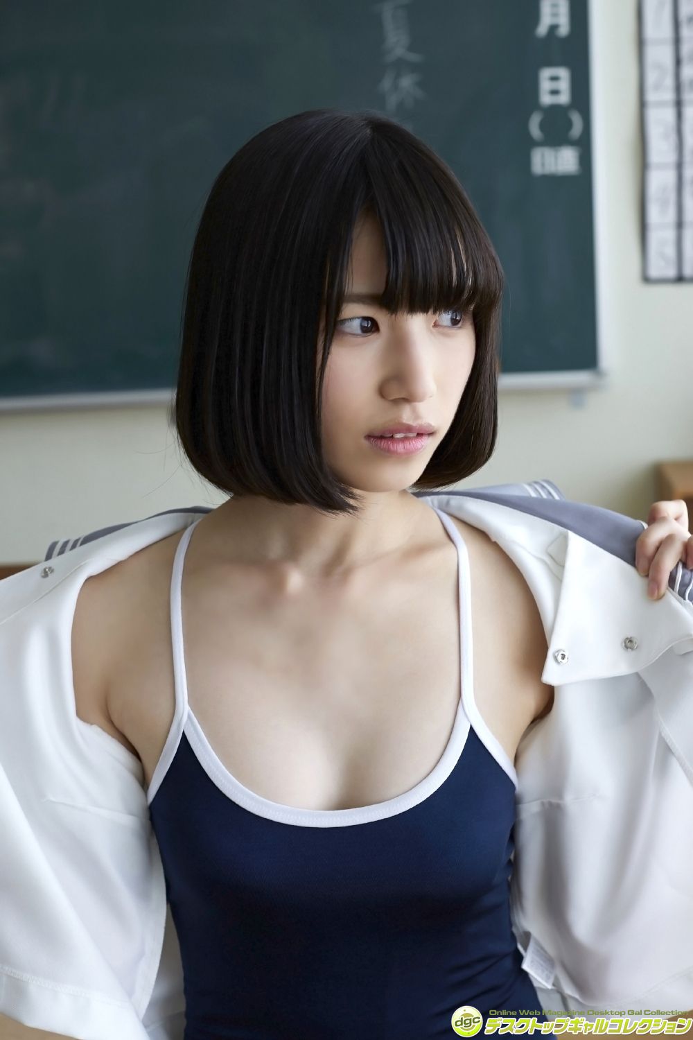 村上りいな《グミとアイドル大好きな美少女の制服物語！》 [DGC]