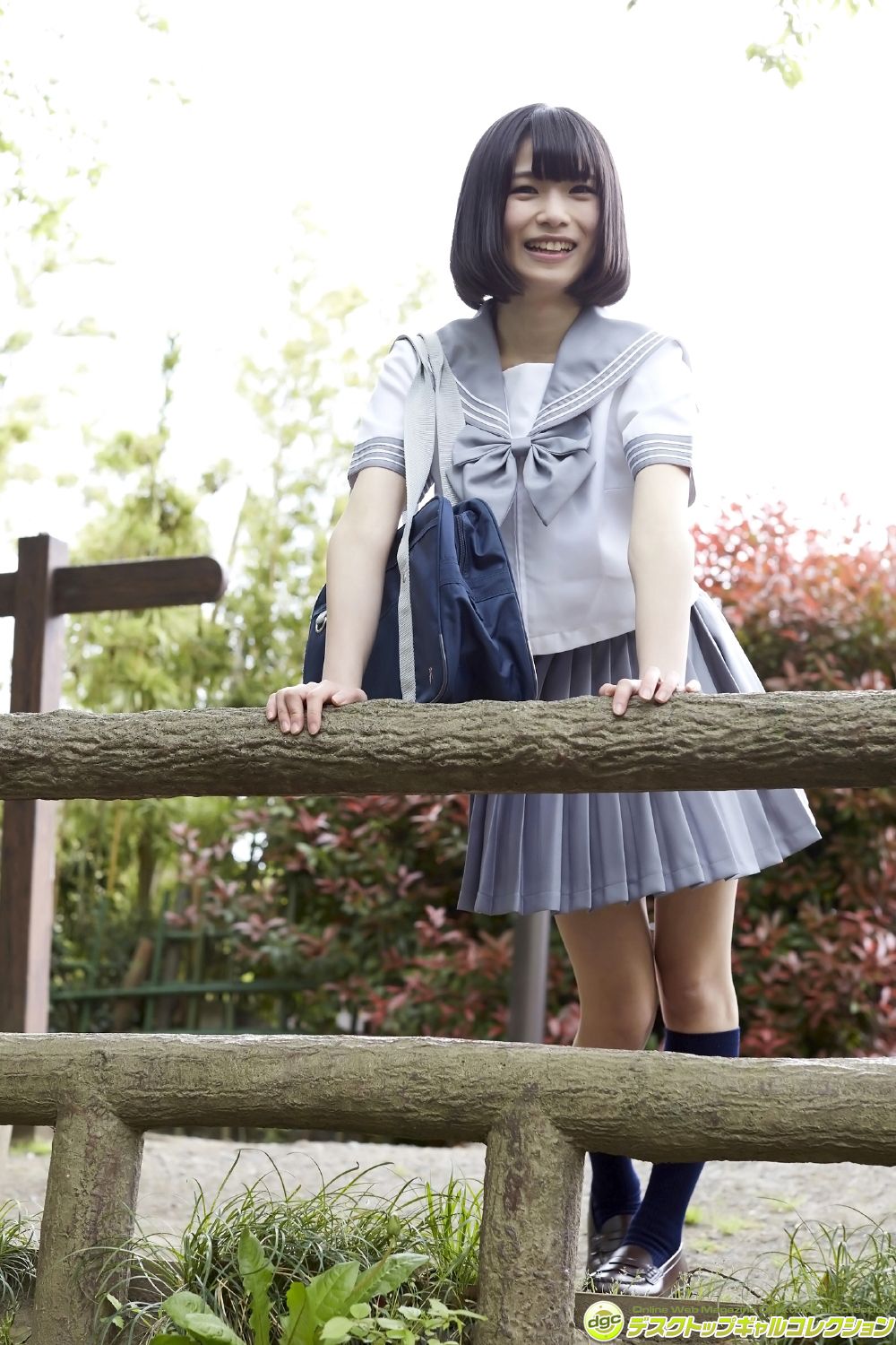 村上りいな《グミとアイドル大好きな美少女の制服物語！》 [DGC]