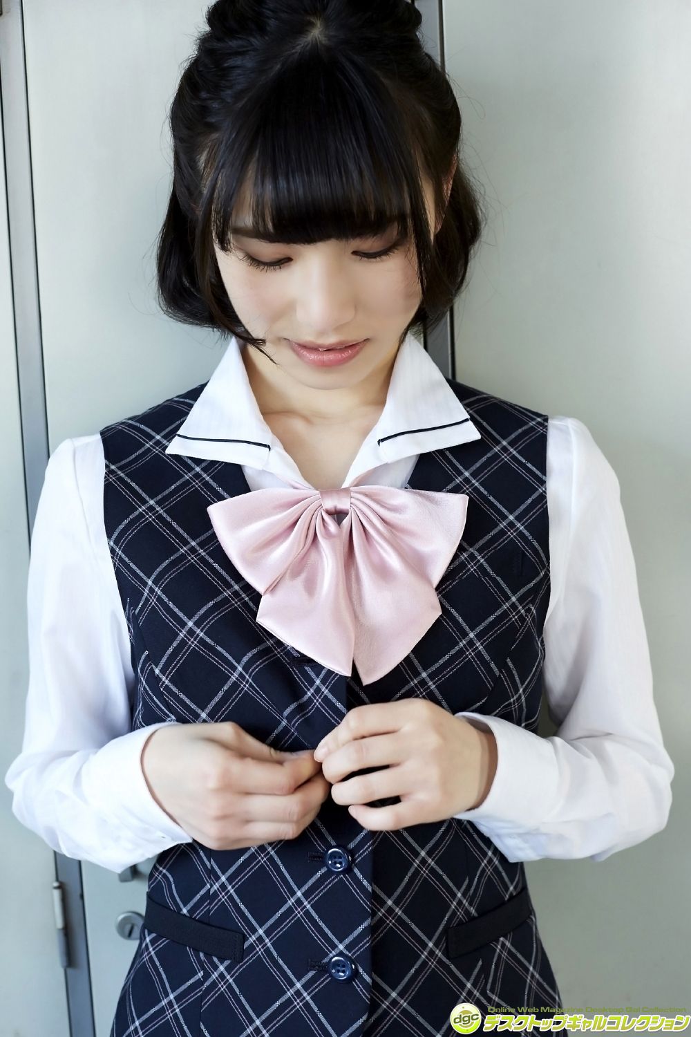 村上りいな《グミとアイドル大好きな美少女の制服物語！》 [DGC]