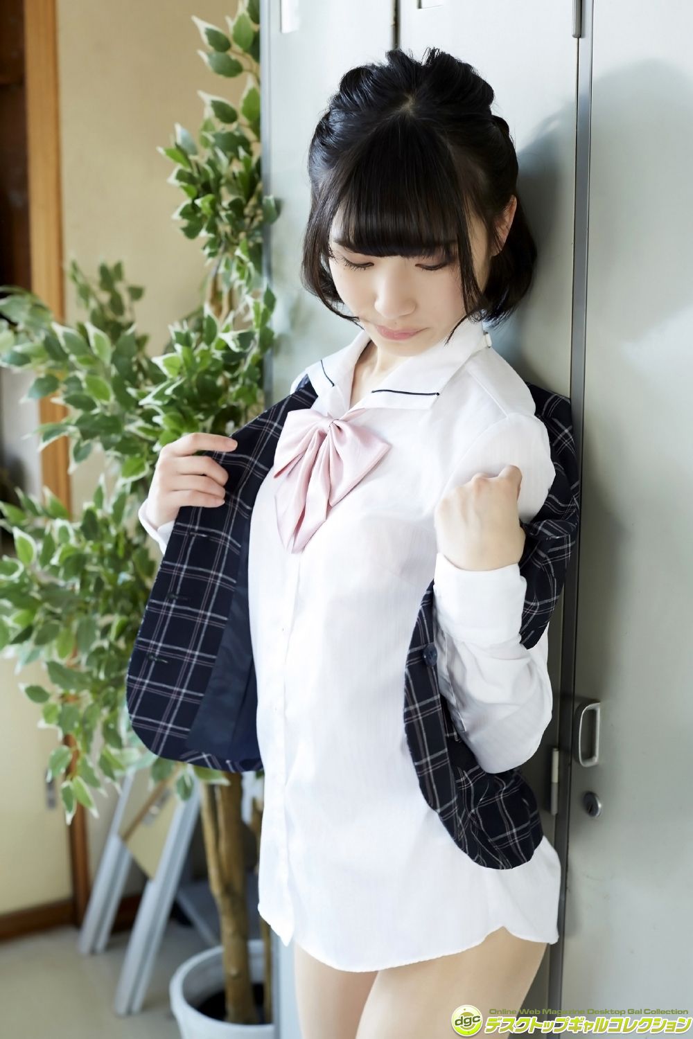 村上りいな《グミとアイドル大好きな美少女の制服物語！》 [DGC]
