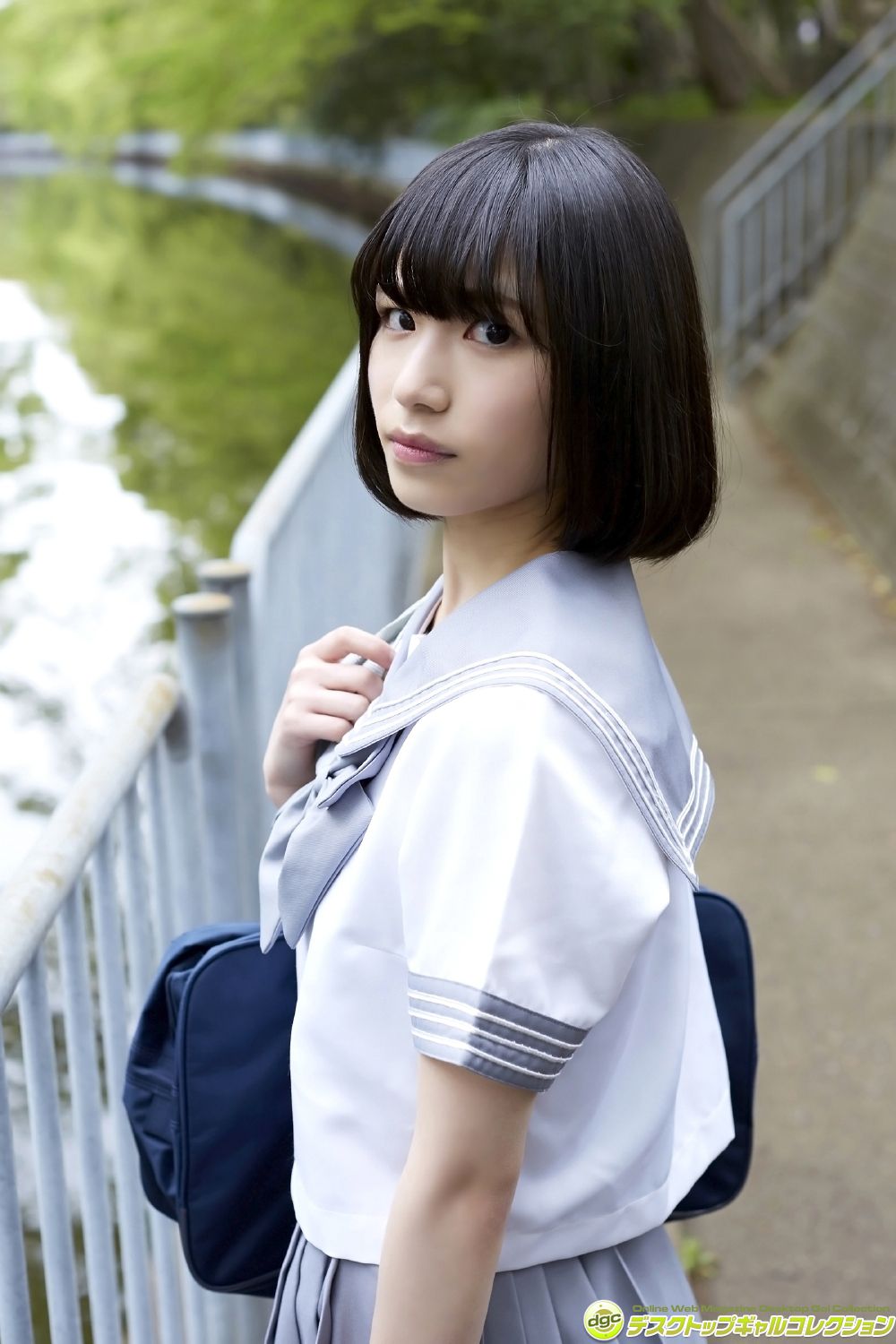 村上りいな《グミとアイドル大好きな美少女の制服物語！》 [DGC]