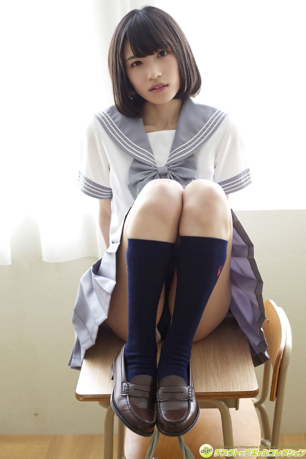 村上りいな《グミとアイドル大好きな美少女の制服物語！》 [DGC]