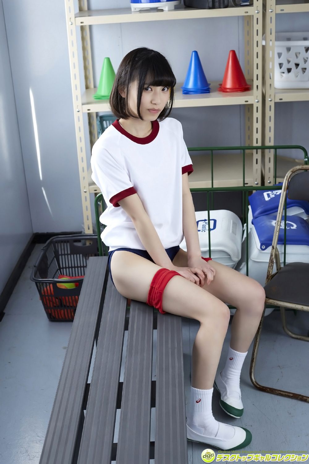 村上りいな《グミとアイドル大好きな美少女の制服物語！》 [DGC]