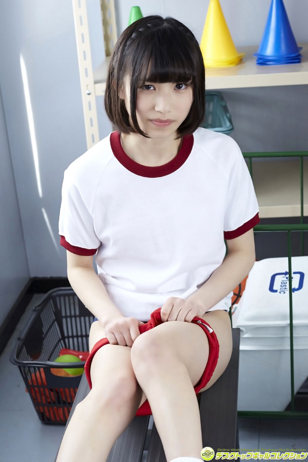 村上りいな《グミとアイドル大好きな美少女の制服物語！》 [DGC]