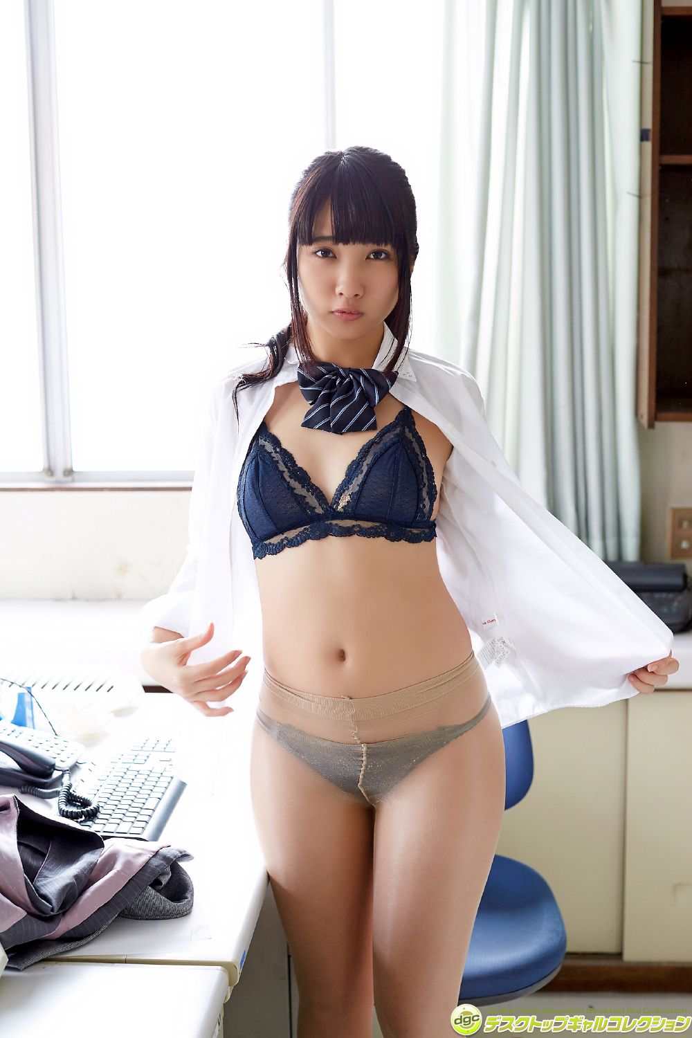 水沢柚乃《声優にもチャレンジ！巨乳ゲームアイドル！》 [DGC]