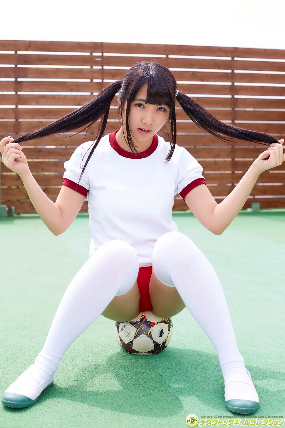 水沢柚乃《声優にもチャレンジ！巨乳ゲームアイドル！》 [DGC]