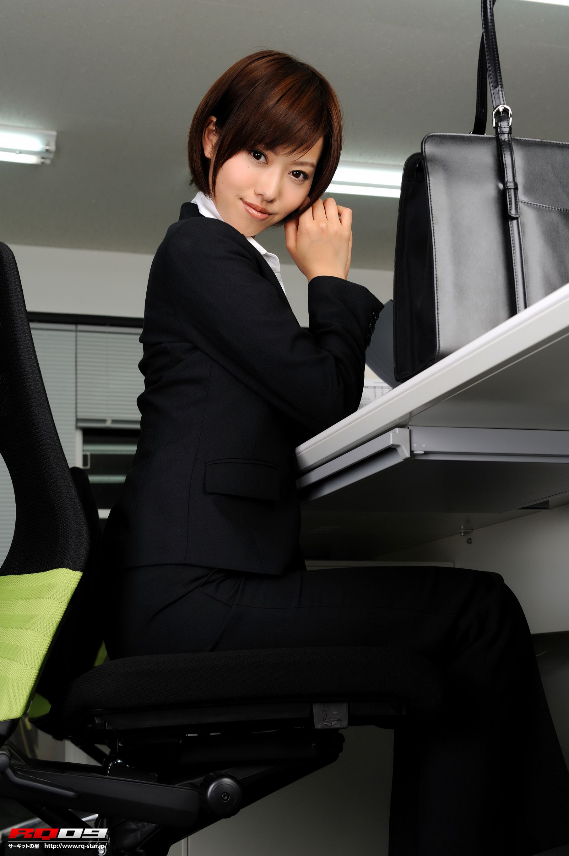 [RQ-STAR写真集] NO.00155 藤村えみり/藤村枝美里 Recruit Style 办公室美女系列