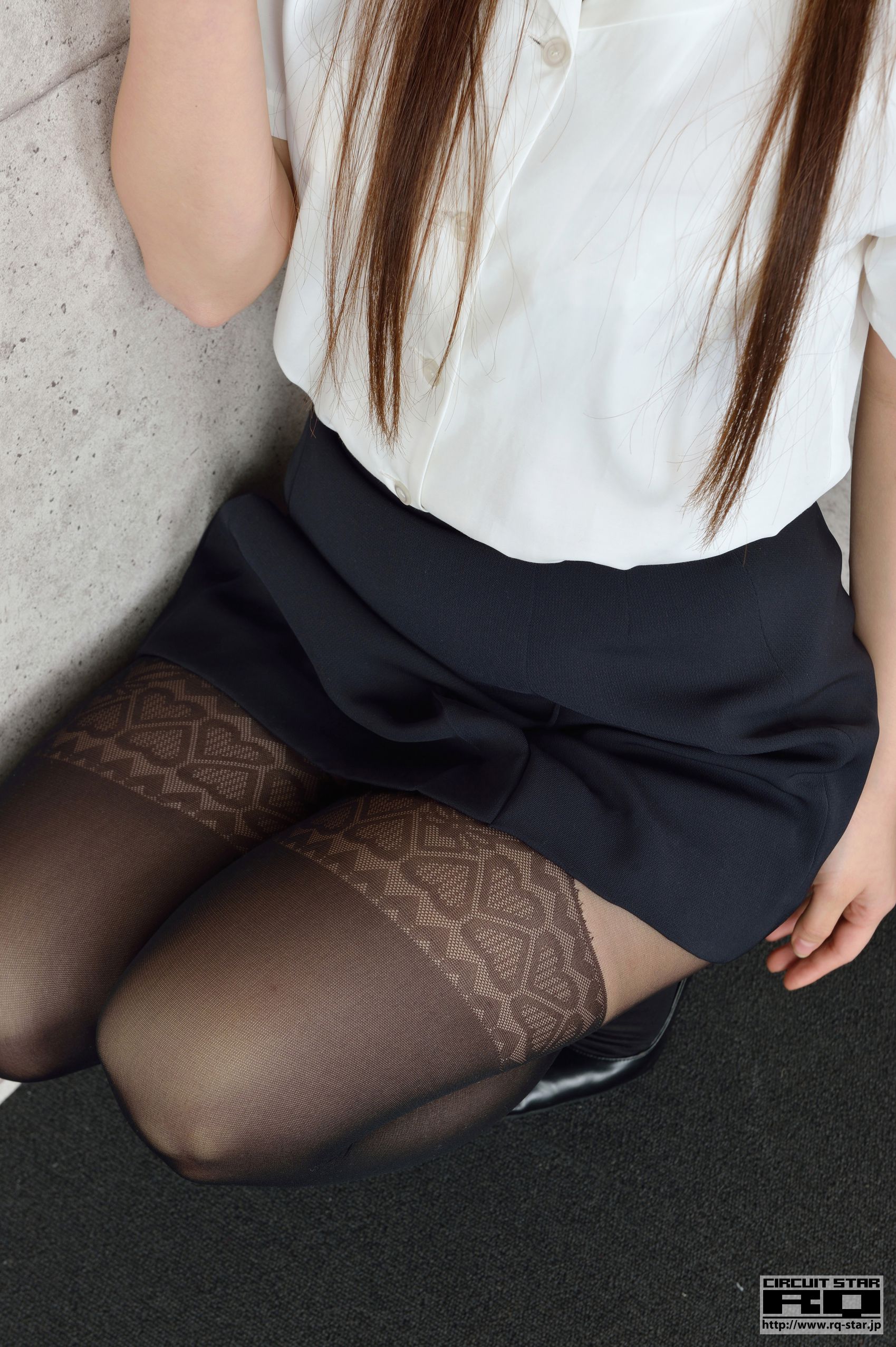 [RQ-STAR] NO.00751 若松朋加 Office Lady 办公室女郎 写真集