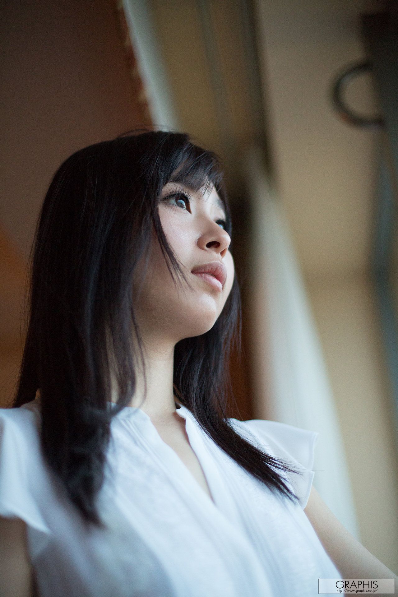 小川桃果 [Graphis] First Gravure 初脫ぎ娘