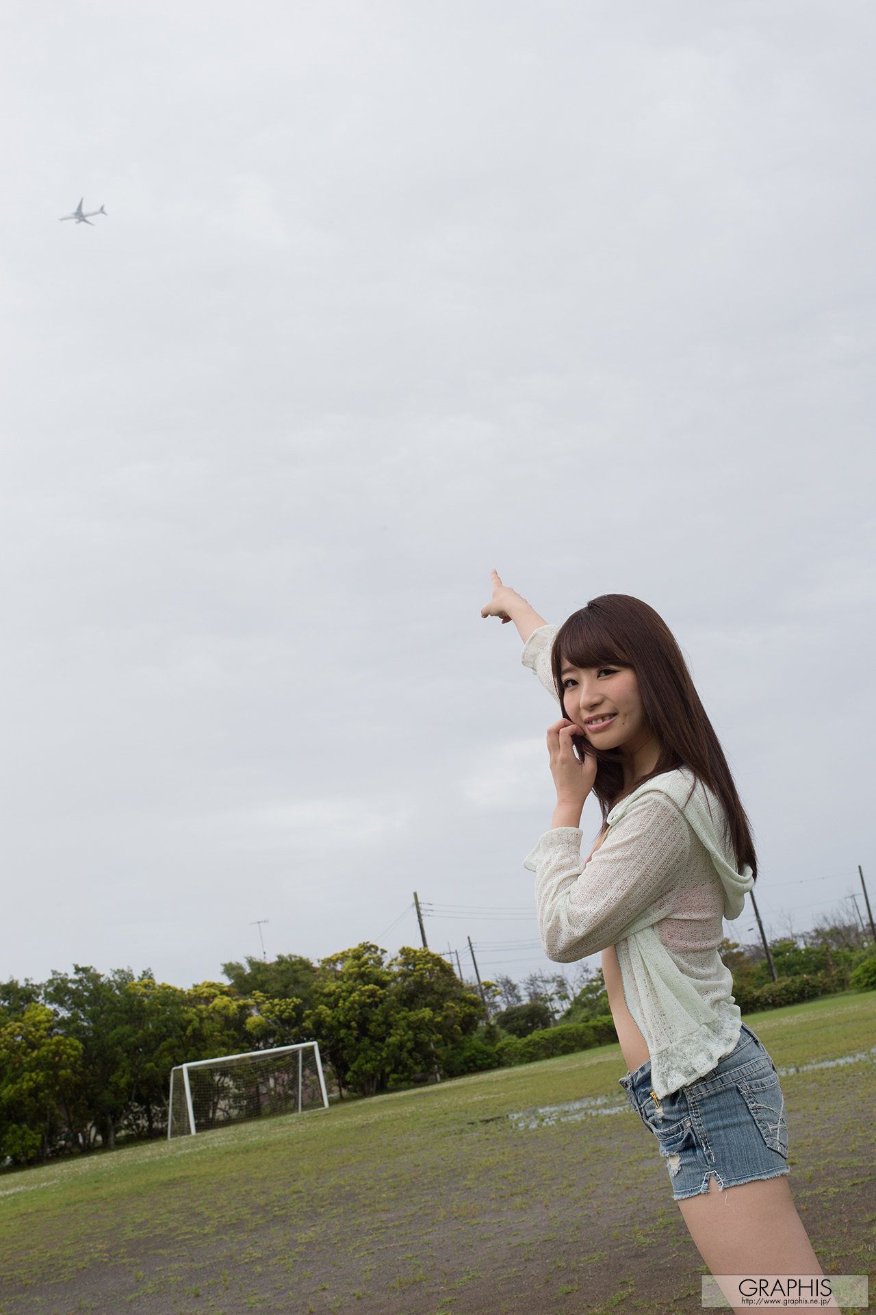 初美沙希《Caucus Race》 [Graphis] Gals