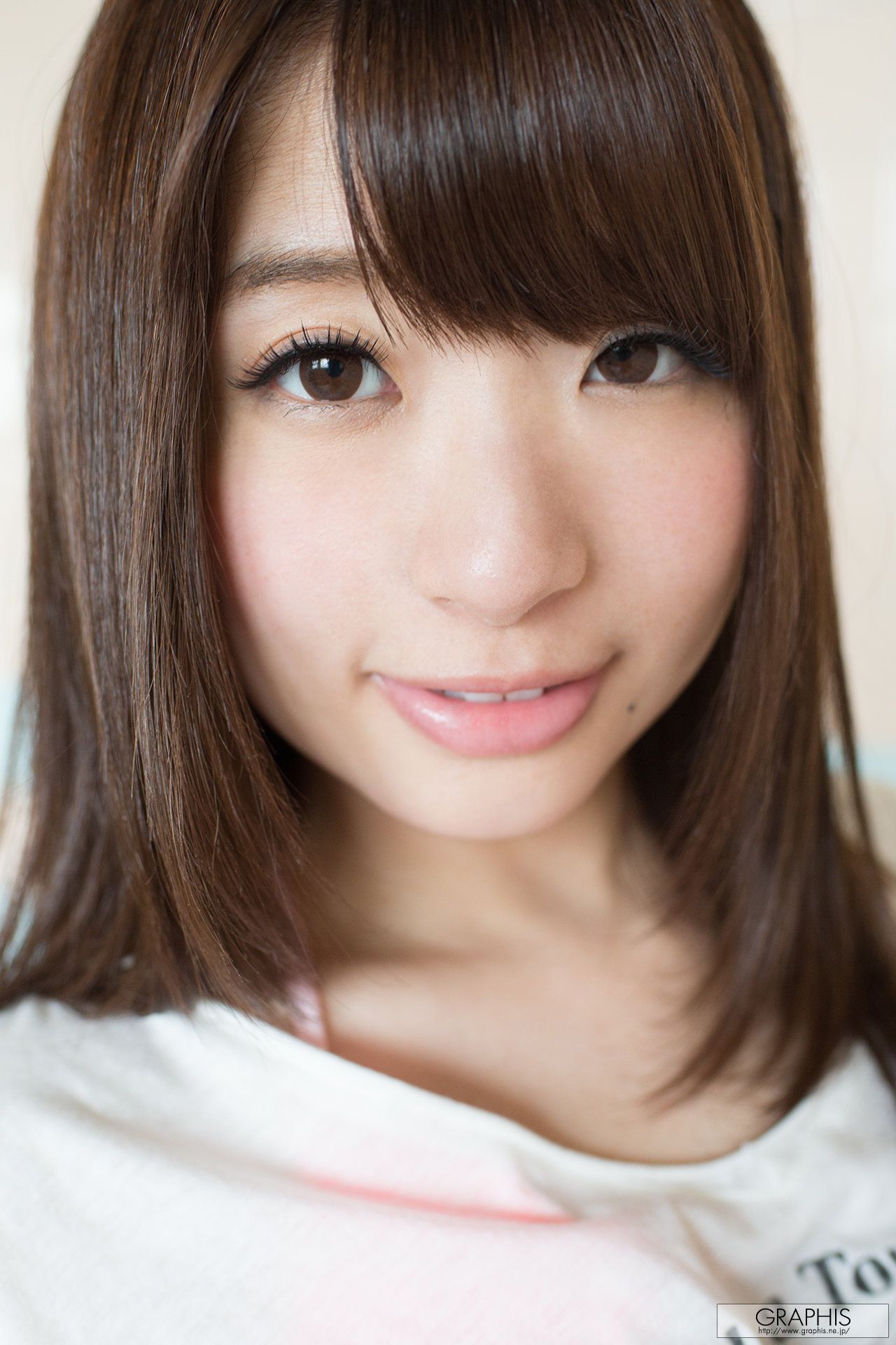 初美沙希《Caucus Race》 [Graphis] Gals