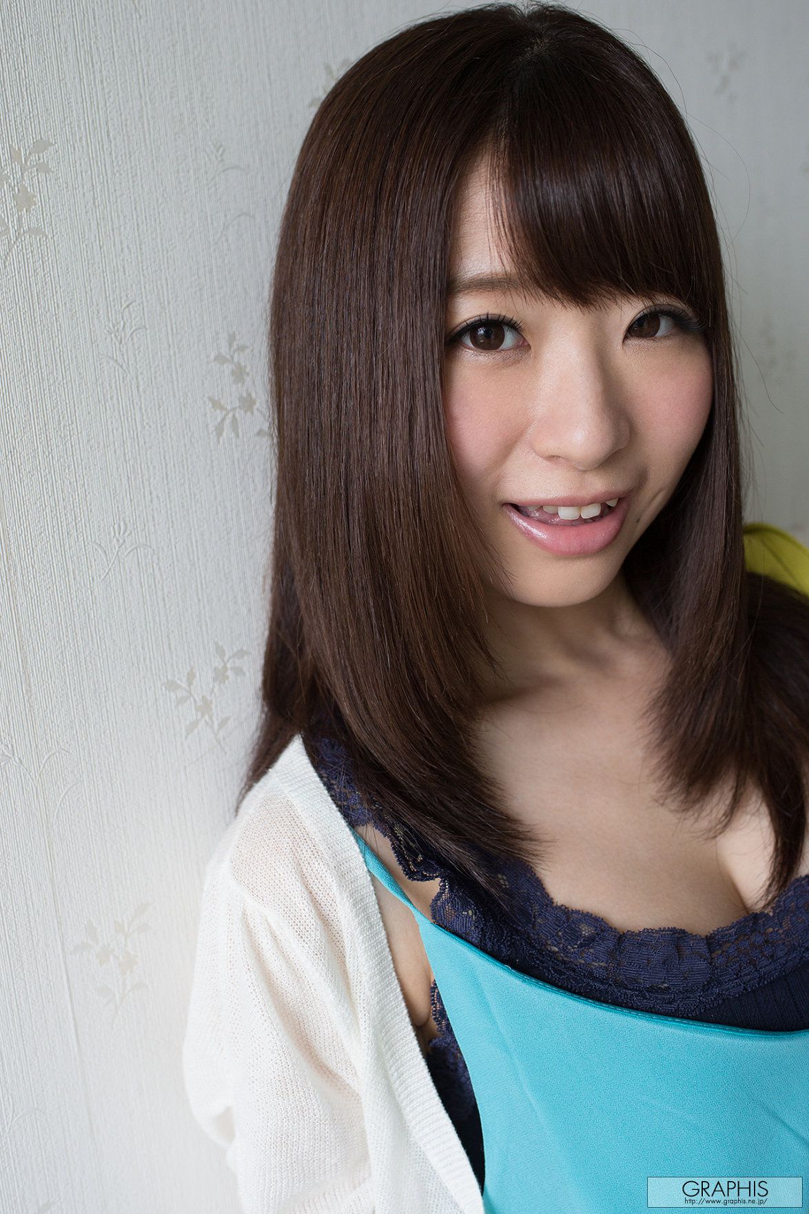 初美沙希《Caucus Race》 [Graphis] Gals