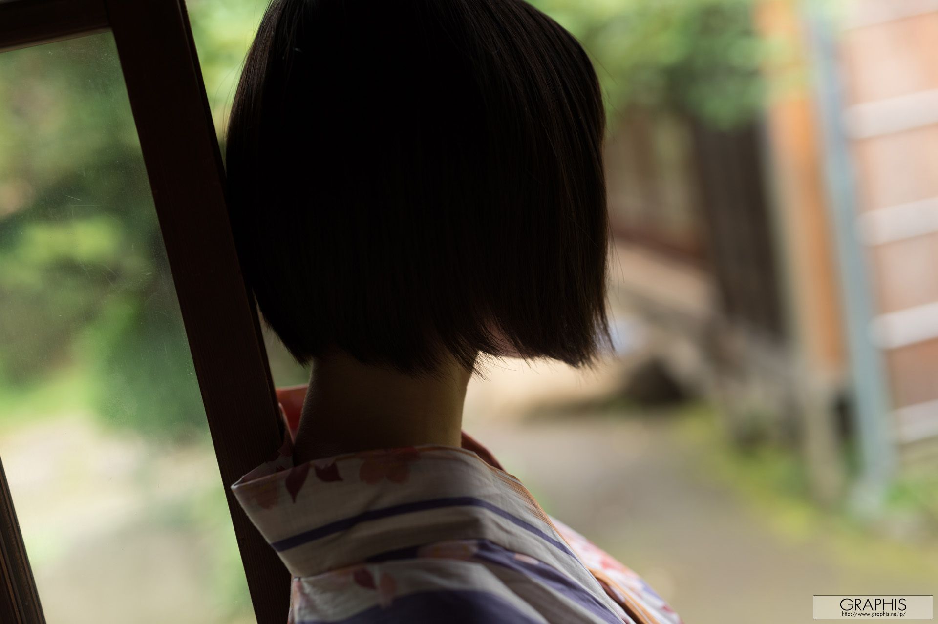 湊莉久《Carbonated》 [Graphis] Gals