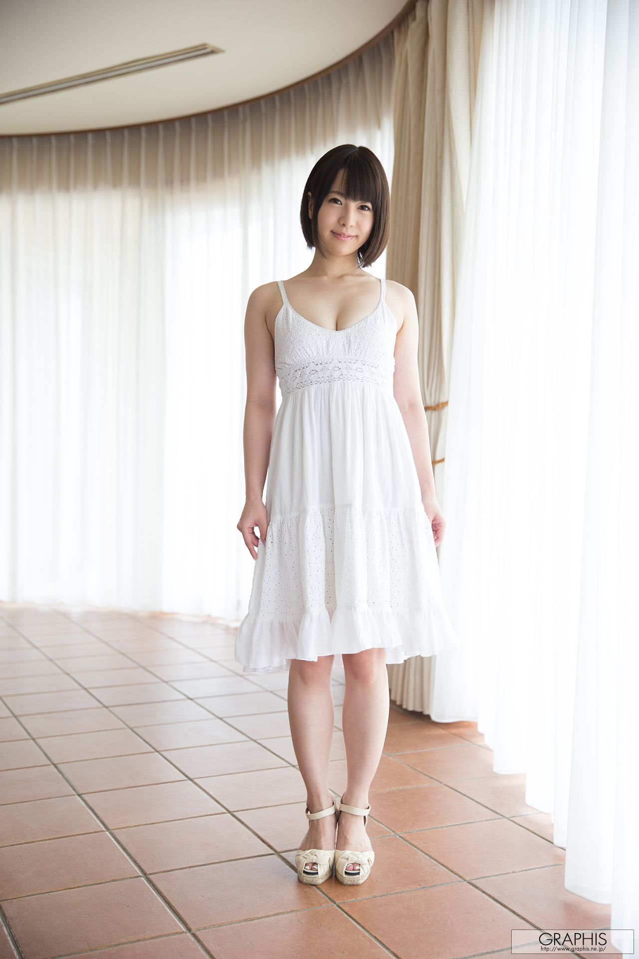 Nagakura Sena 永倉せな/永仓濑奈 [Graphis] First Gravure 初脫ぎ娘