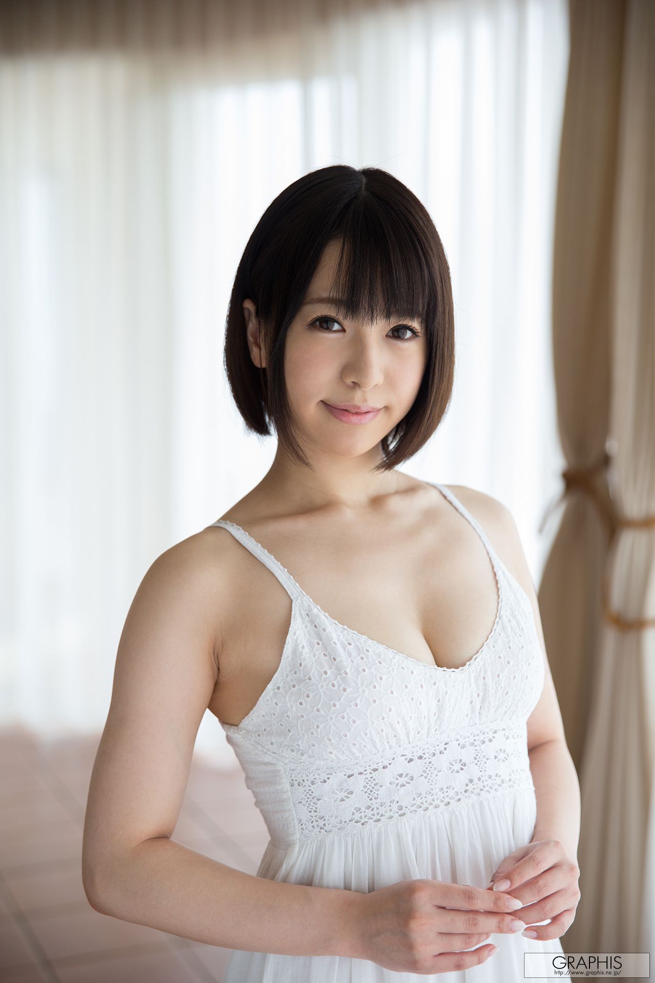 Nagakura Sena 永倉せな/永仓濑奈 [Graphis] First Gravure 初脫ぎ娘