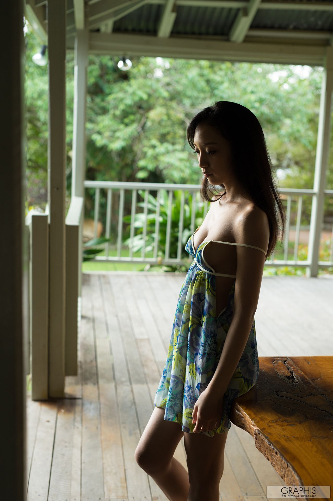 辻本杏《Saturation》 [Graphis] Gals