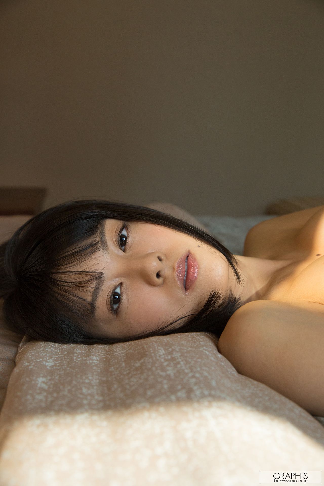 松岡ちな『Gifted』 [Graphis] Gals