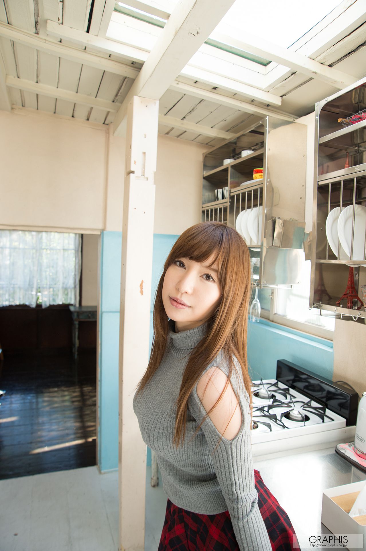 Aoi 葵『Float On』 [Graphis] Gals