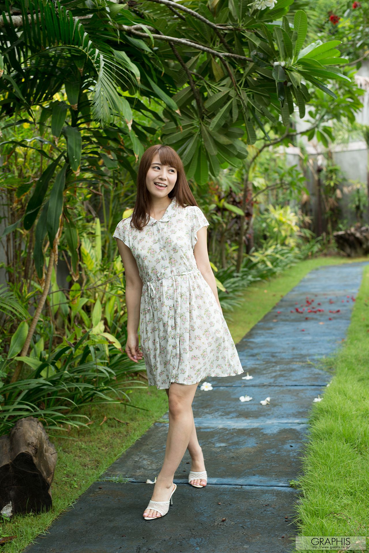 初川みなみ《Ladylike, cute girl!》 [Graphis] Gals