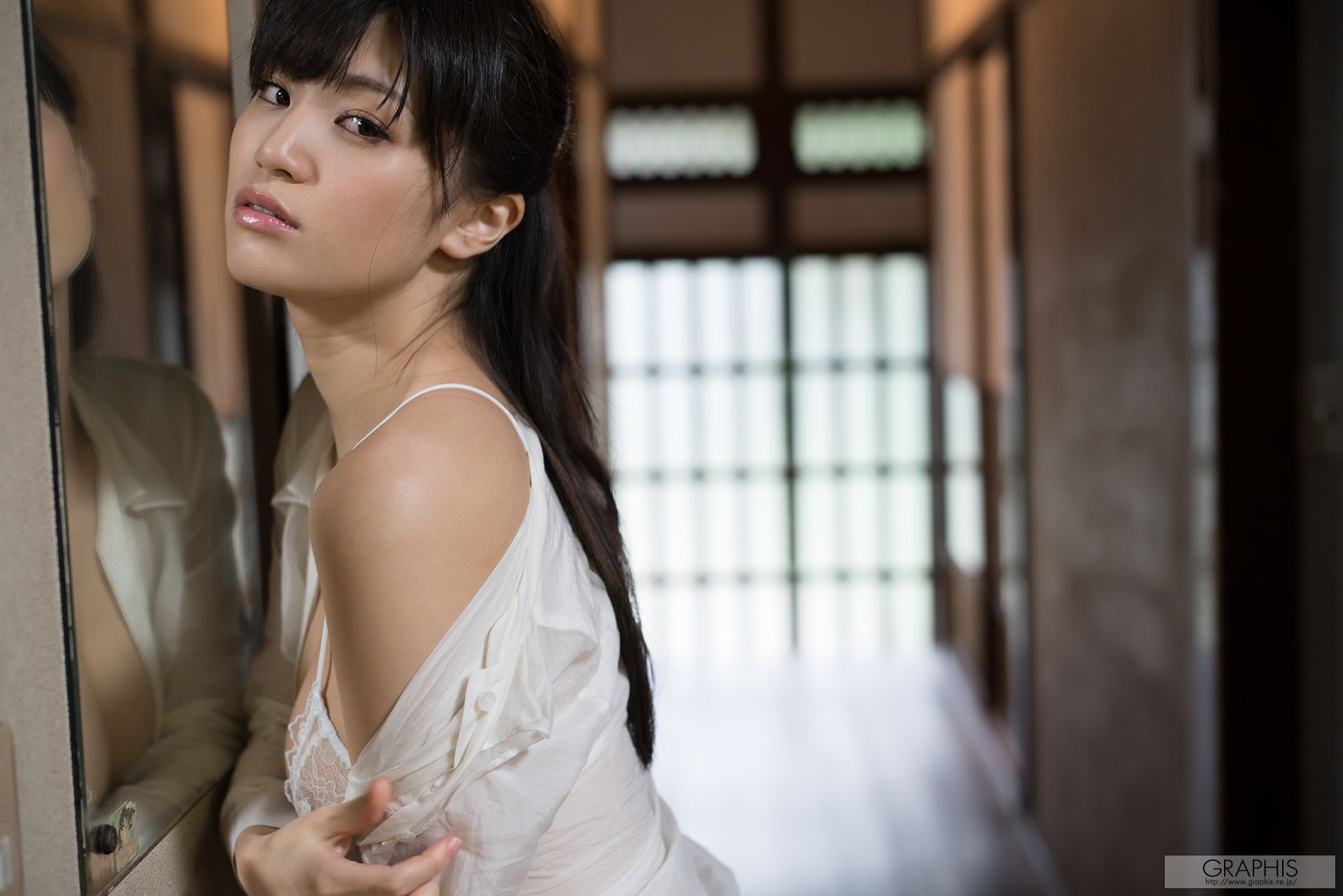 高橋しょう子《Noble bomb》 [Graphis] Gals