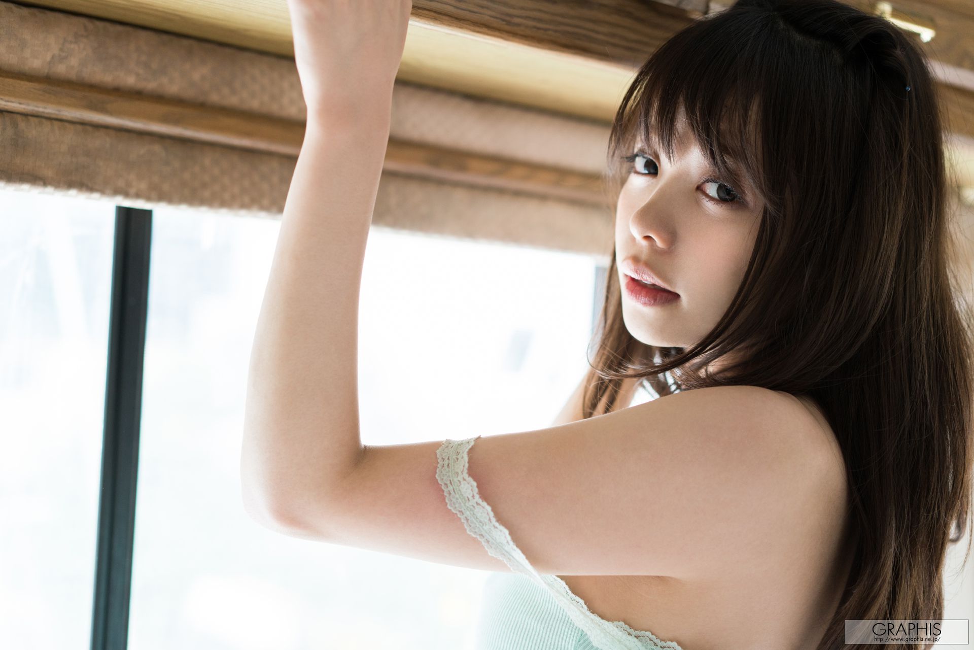 Kaname Ootori 凰かなめ/凤香奈芽 [Graphis] First Gravure 初脫ぎ娘