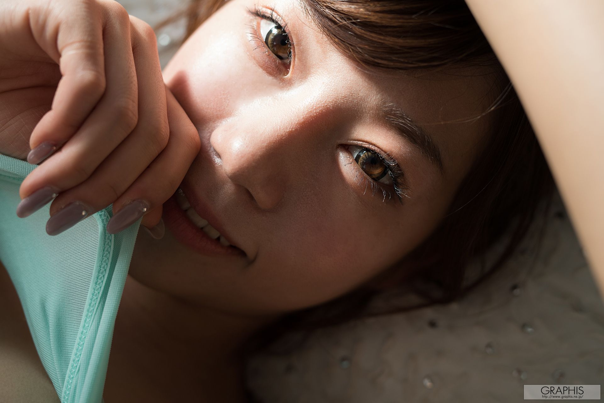Tsubasa 翼 [Graphis] First Gravure 初脫ぎ娘