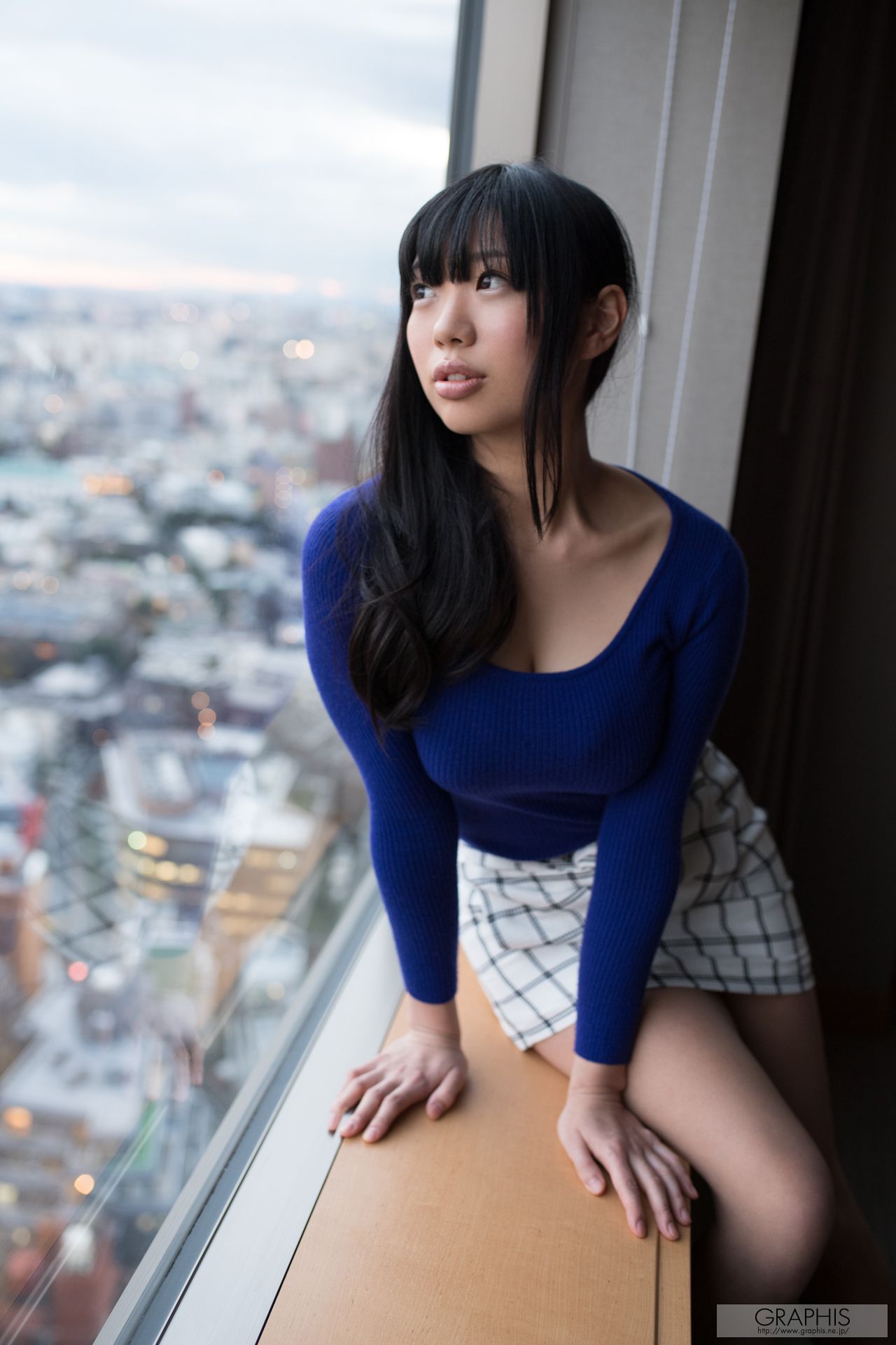 Kiritani Matsuri 桐谷まつり/桐谷まつり [Graphis] First Gravure 初脫ぎ娘