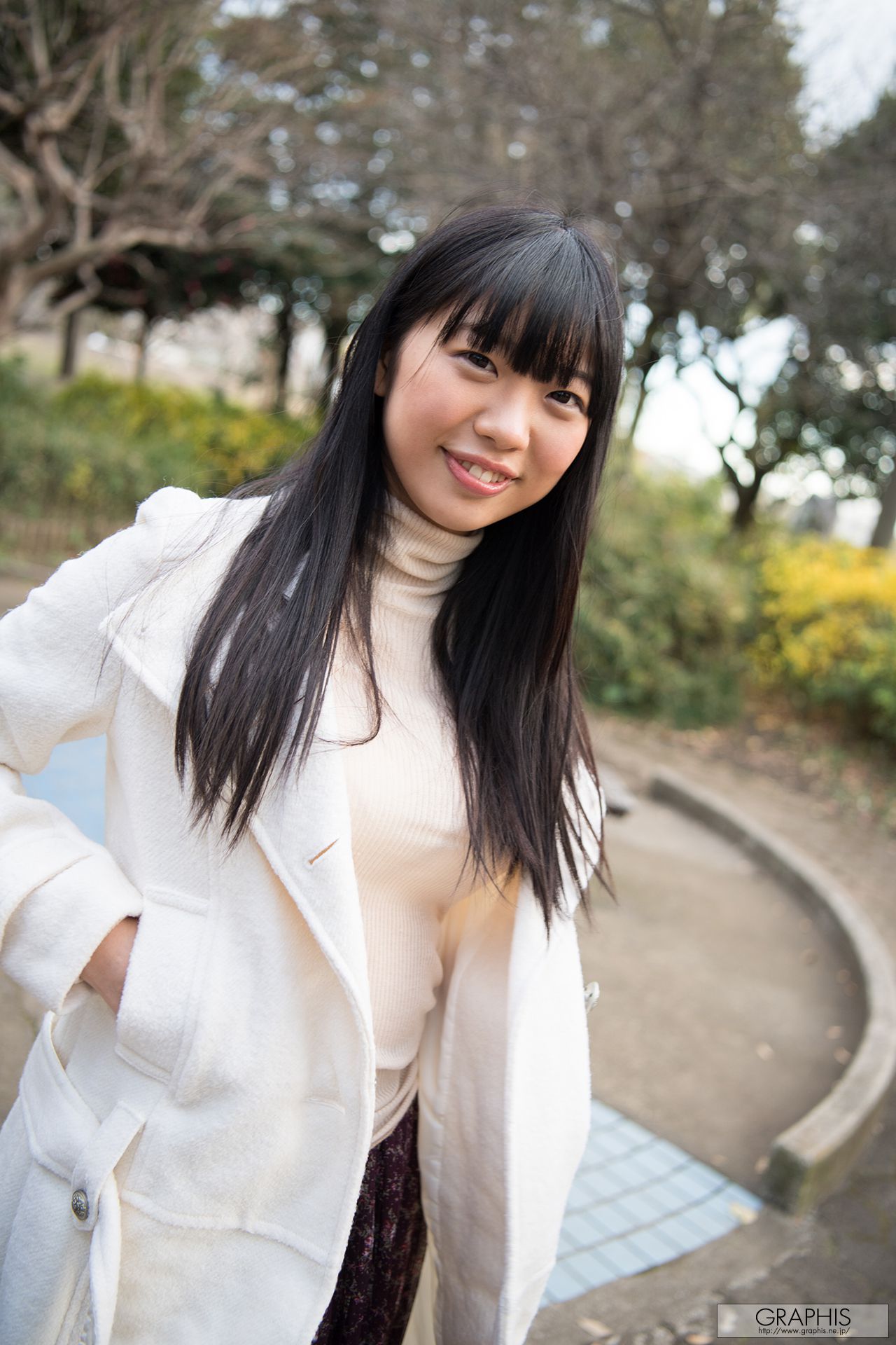 Kiritani Matsuri 桐谷まつり/桐谷まつり [Graphis] First Gravure 初脫ぎ娘