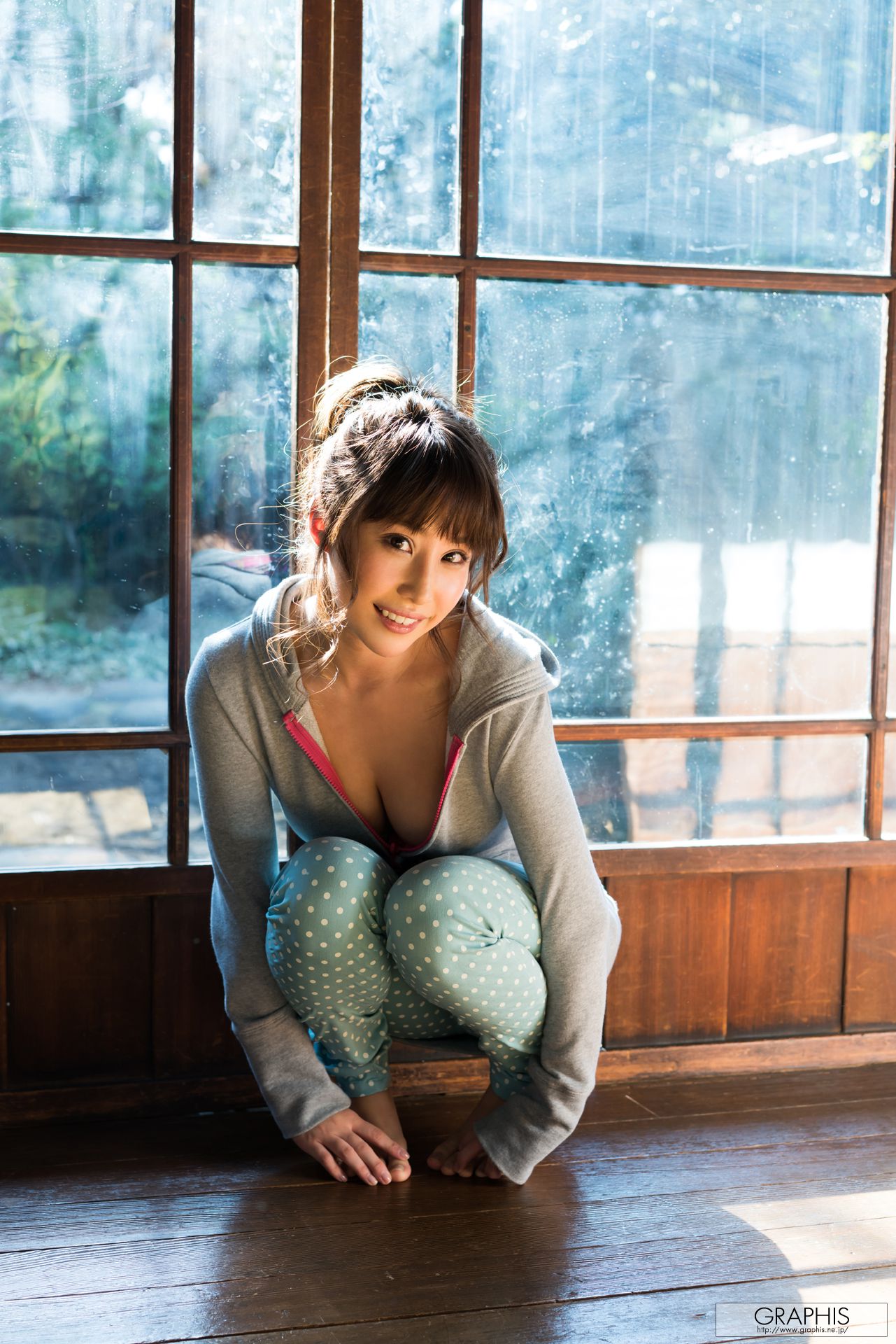 あやみ旬果『Sunbeams leaves』 [Graphis] Gals