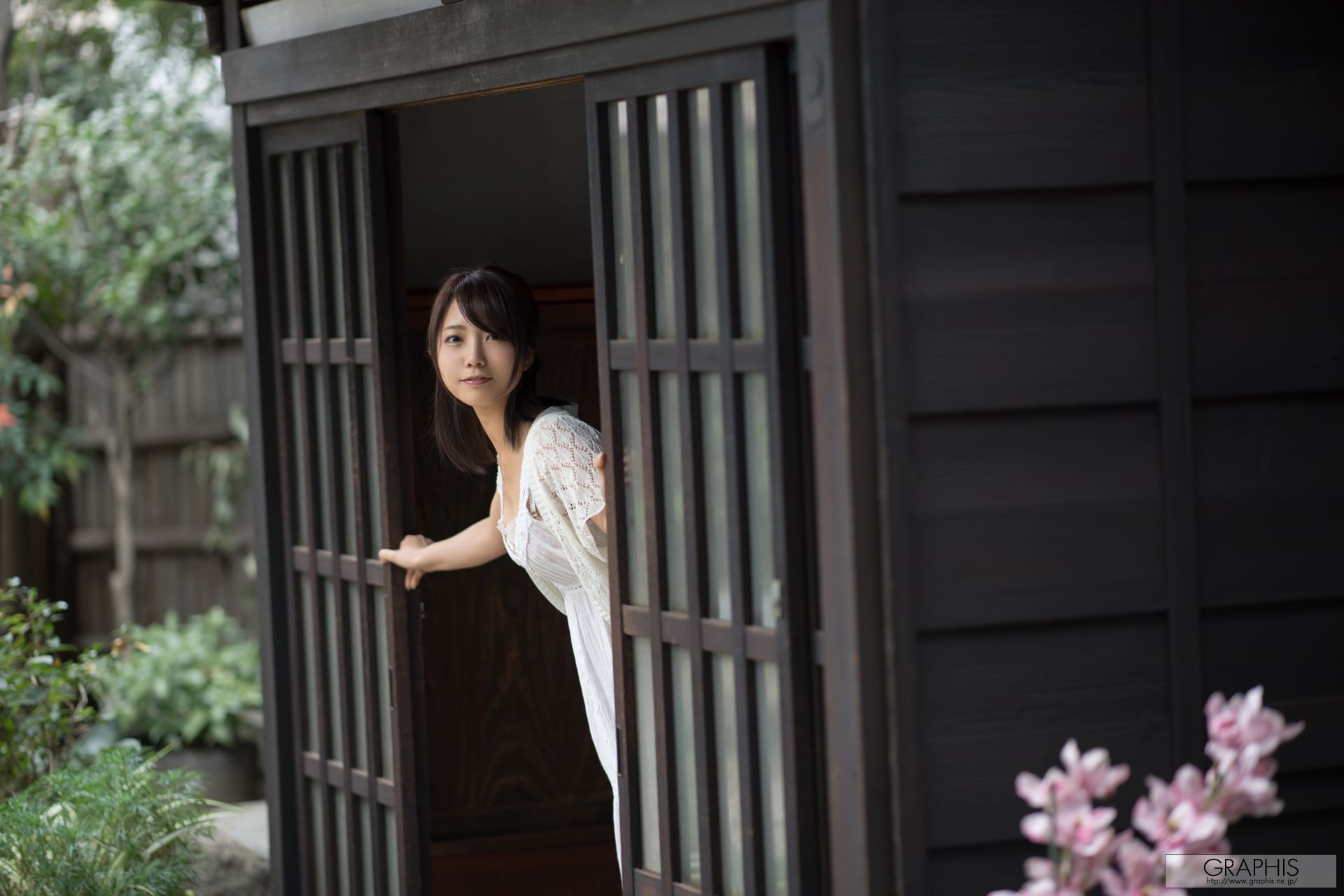 戸田真琴『Pure purification』 [Graphis] Gals