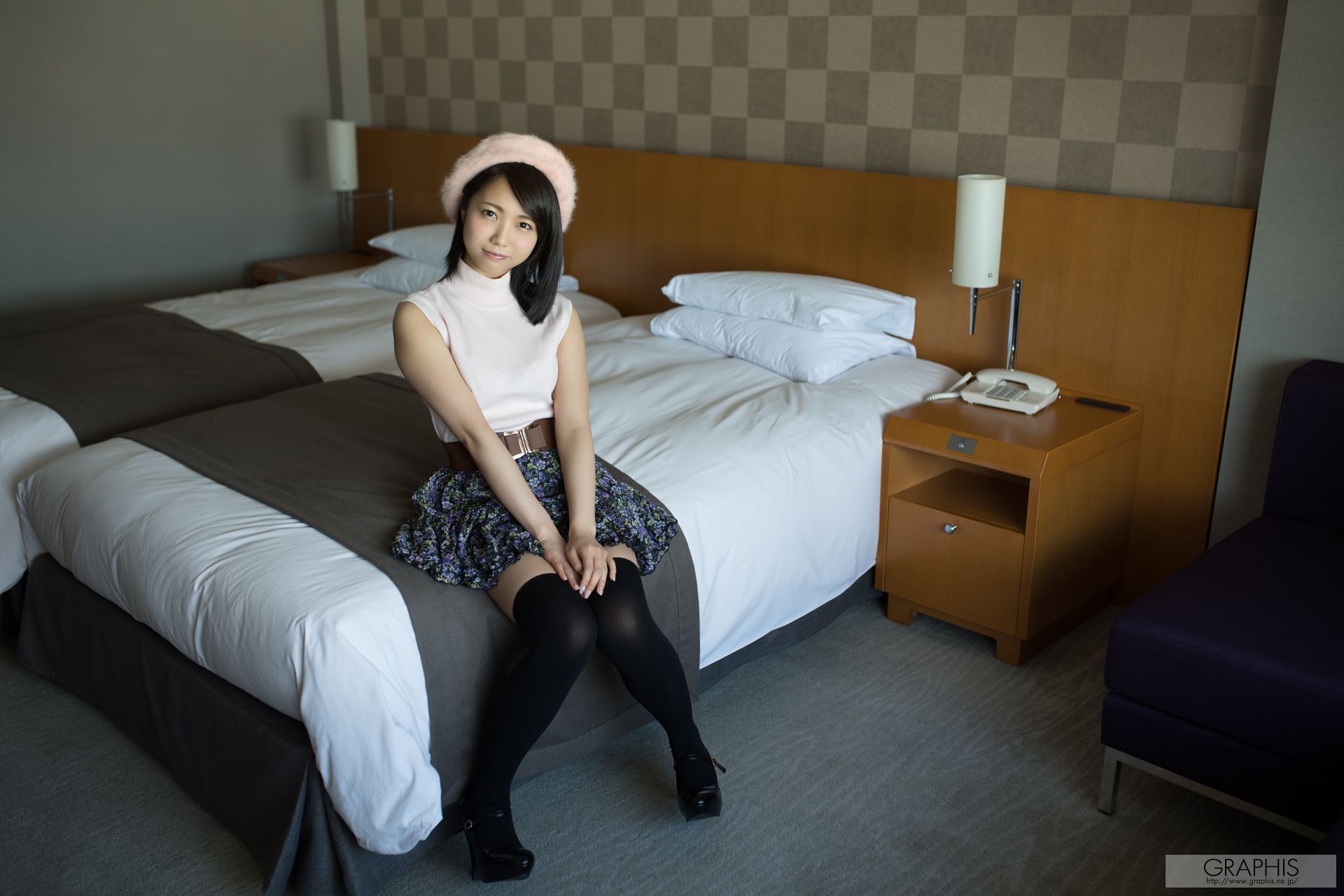 戸田真琴『Pure purification』 [Graphis] Gals