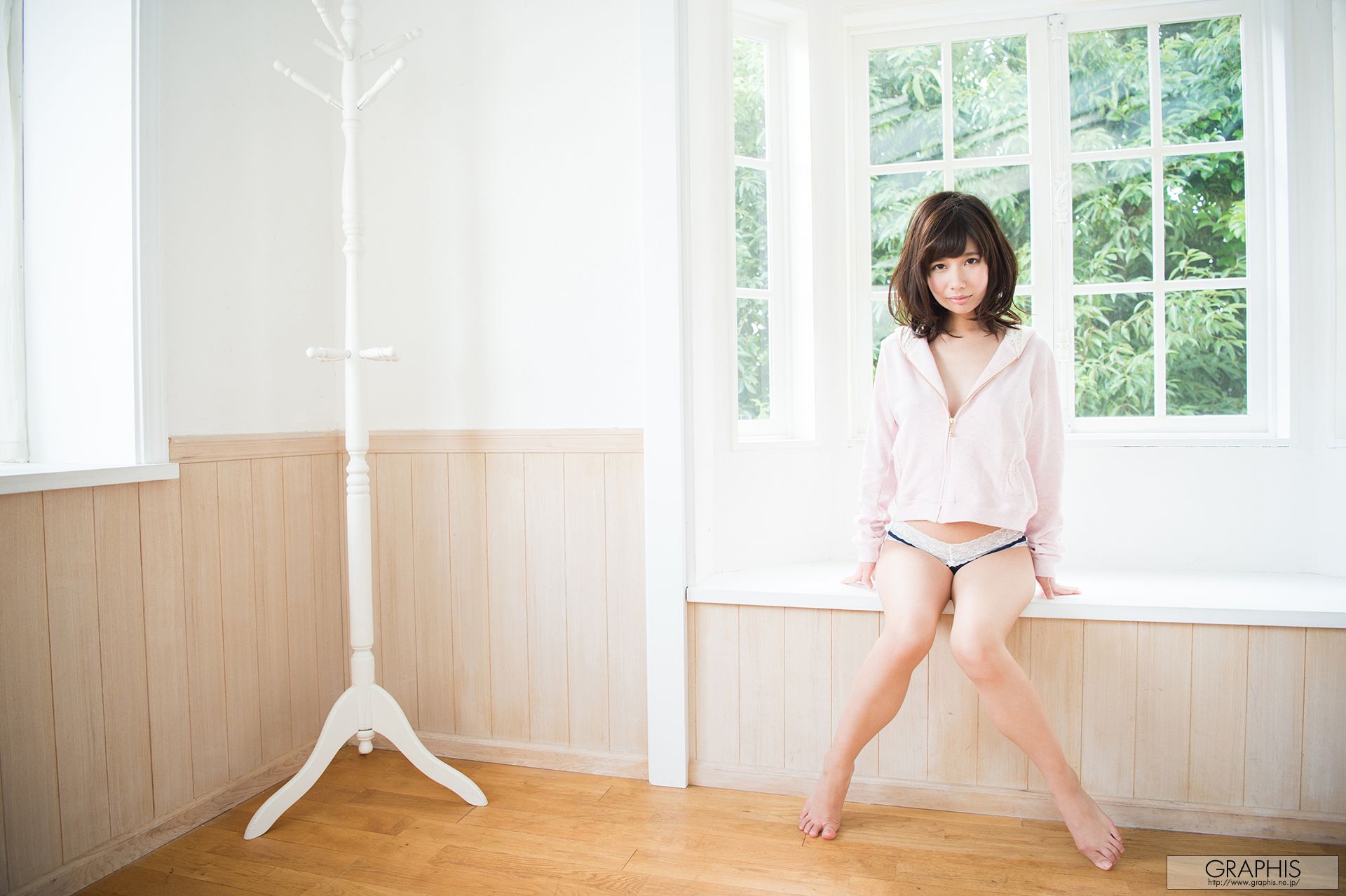 Mii Kurii 栗衣みい/栗衣美伊 [Graphis] First Gravure 初脫ぎ娘