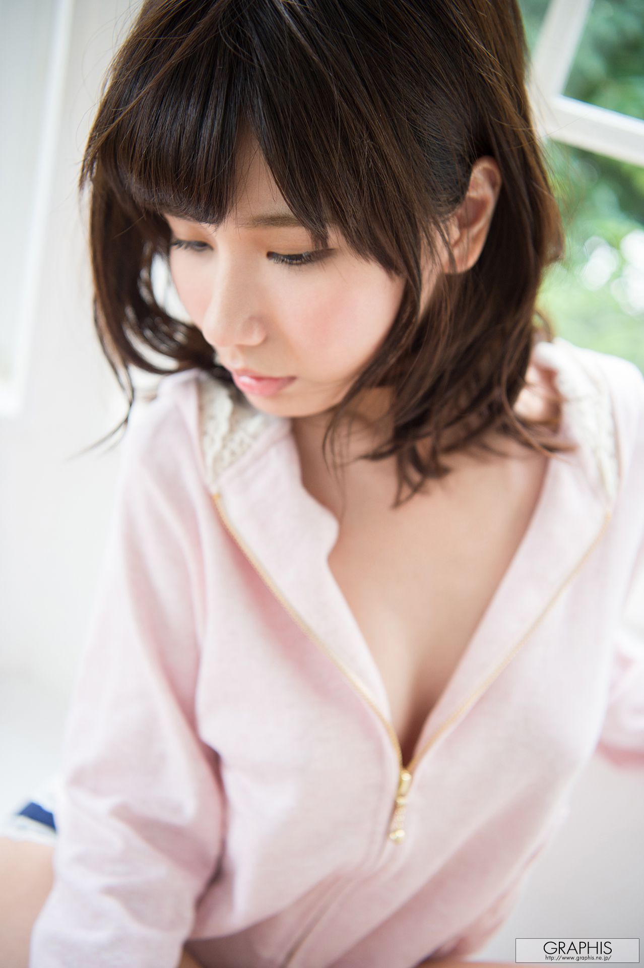 Mii Kurii 栗衣みい/栗衣美伊 [Graphis] First Gravure 初脫ぎ娘
