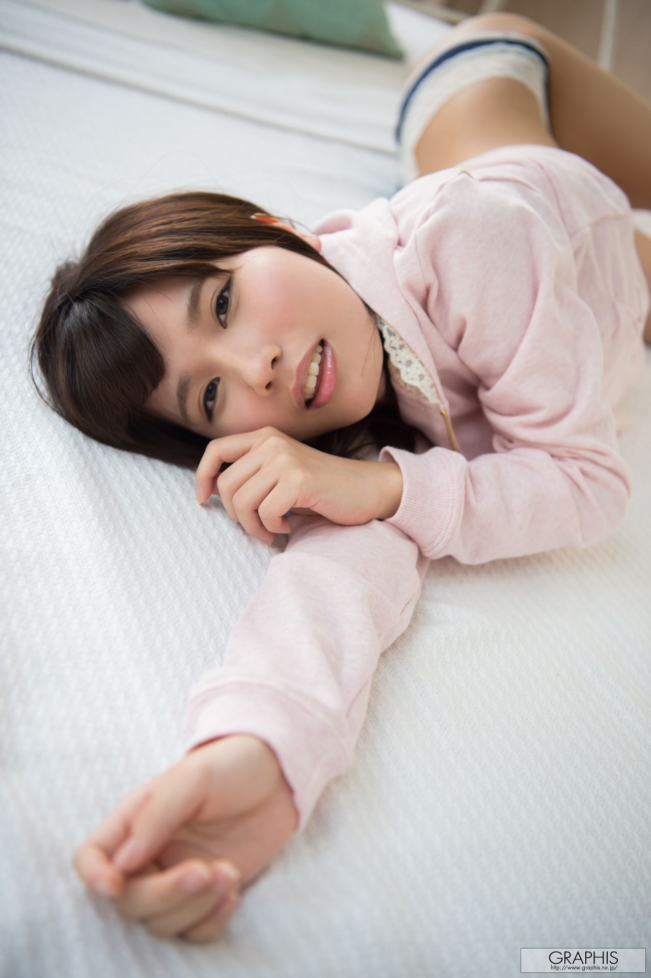 Mii Kurii 栗衣みい/栗衣美伊 [Graphis] First Gravure 初脫ぎ娘