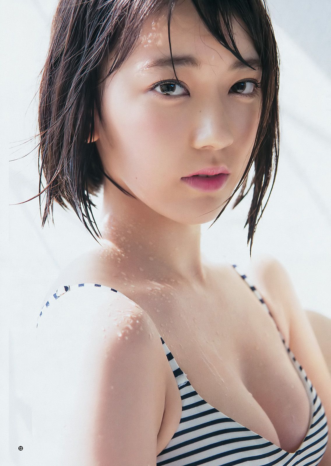 宮脇咲良 えなこ [Weekly Young Jump] 2017年No.05-06 写真杂志
