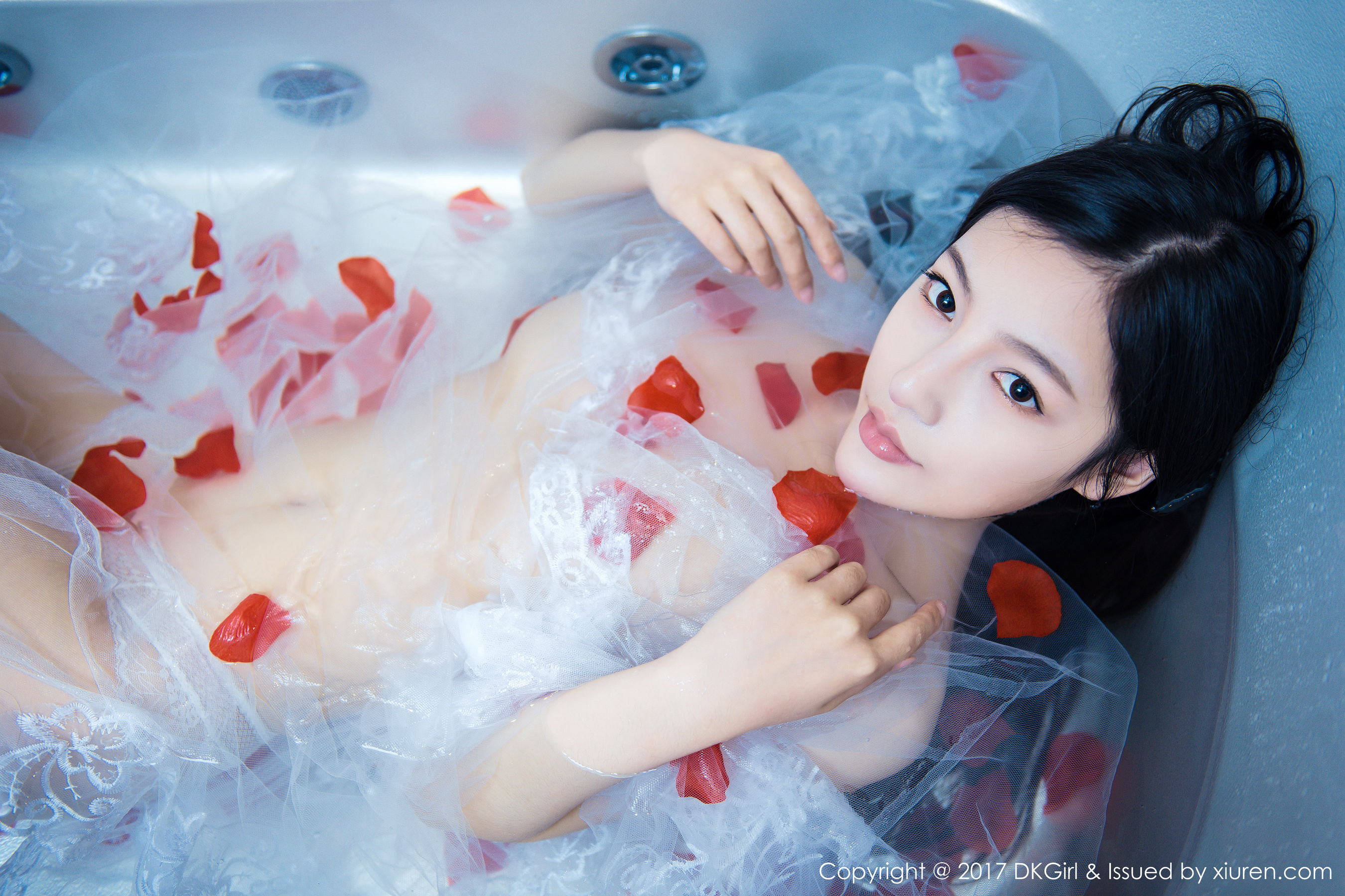 UU阿文《激凸、湿身精彩尺度诱惑》 [御女郎DKGirl] VOL.009