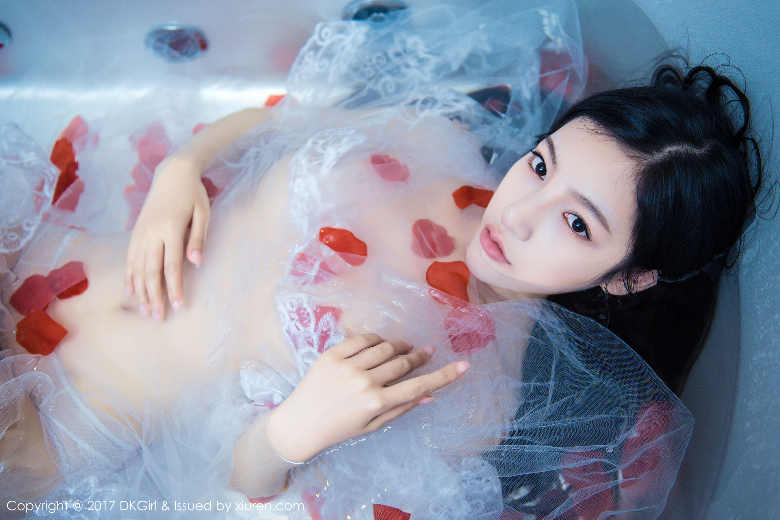 UU阿文《激凸、湿身精彩尺度诱惑》 [御女郎DKGirl] VOL.009