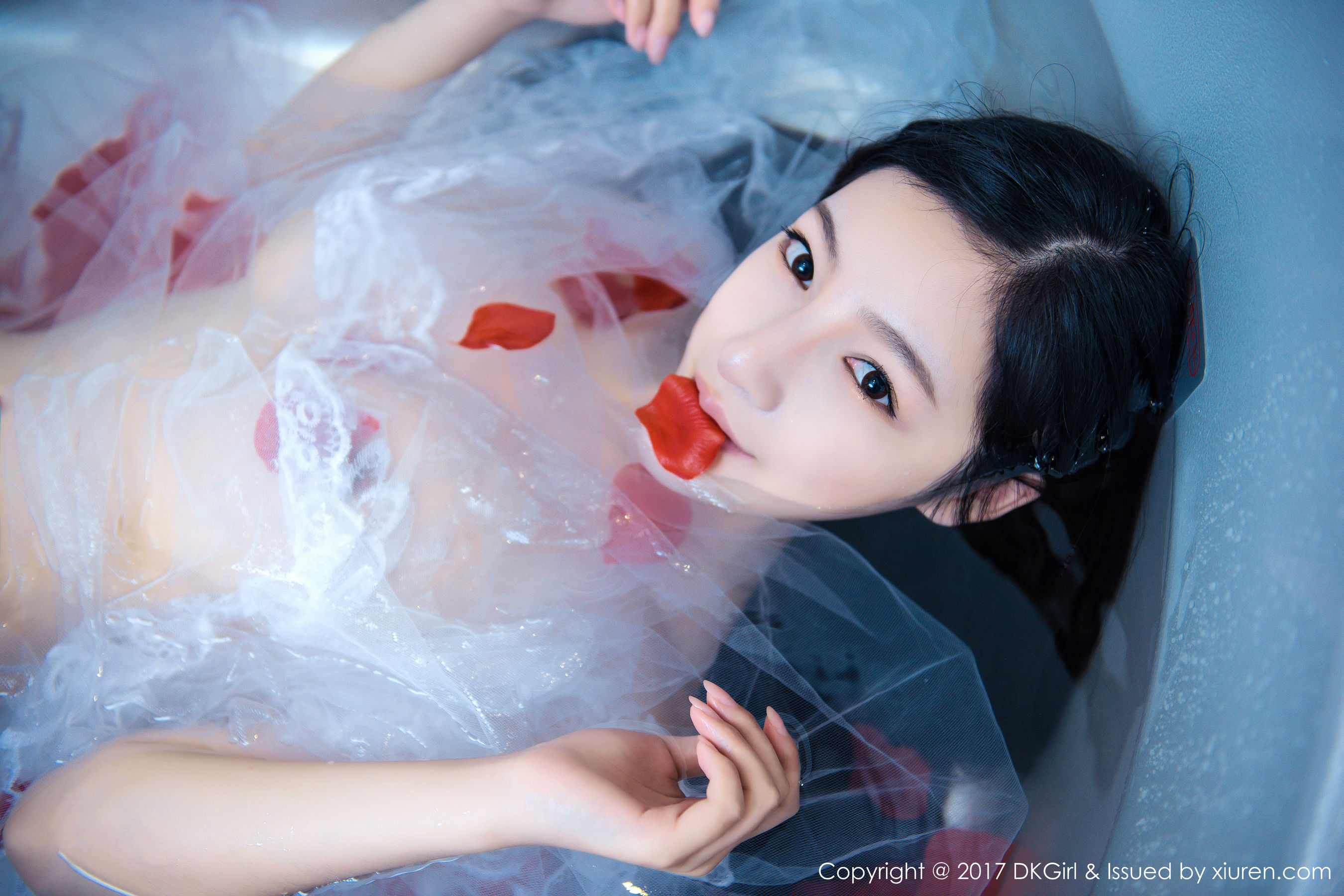 UU阿文《激凸、湿身精彩尺度诱惑》 [御女郎DKGirl] VOL.009