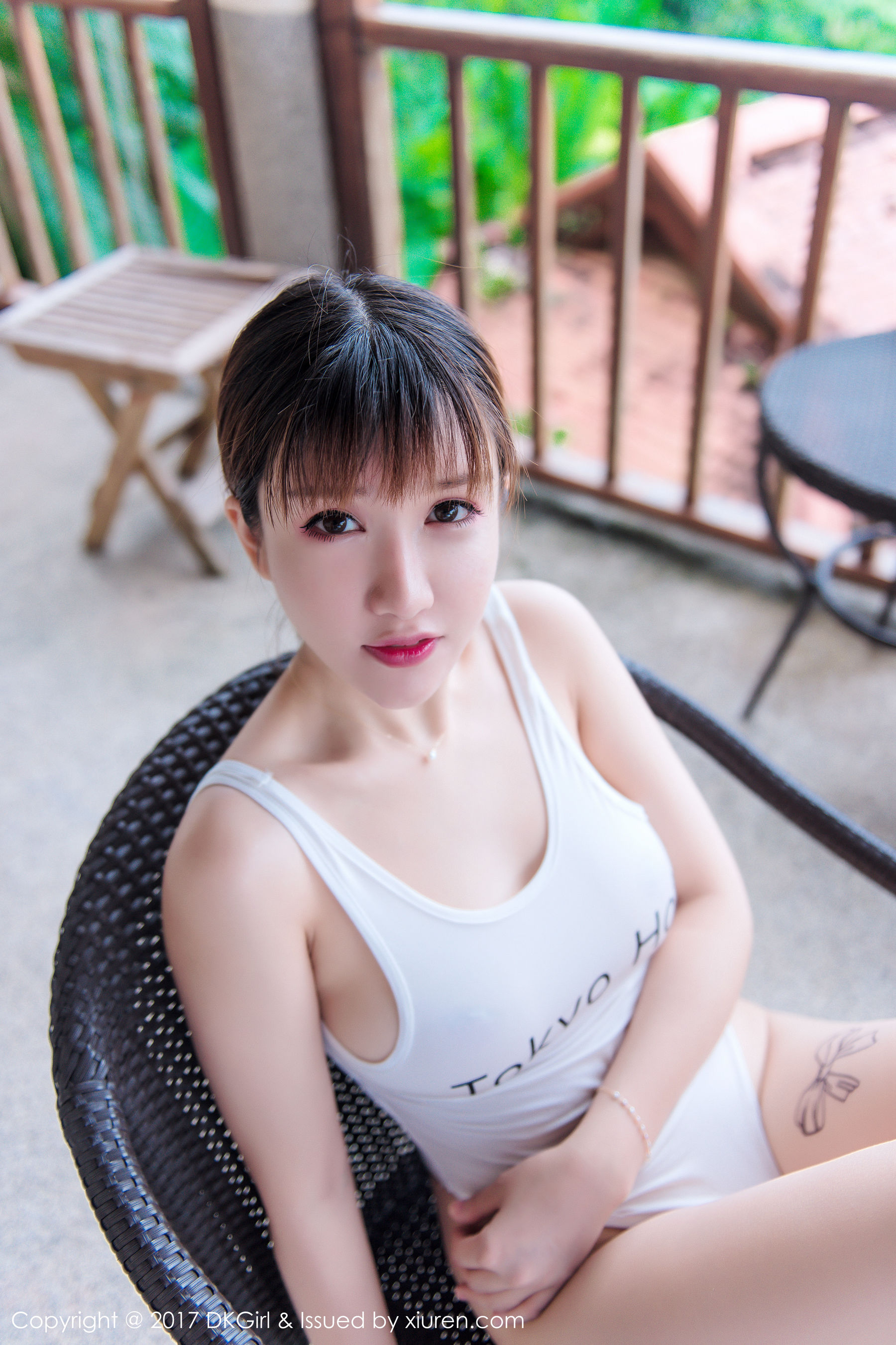 K8傲娇萌萌Vivian《泳装+高叉+湿身》 [御女郎DKGirl] Vol.011
