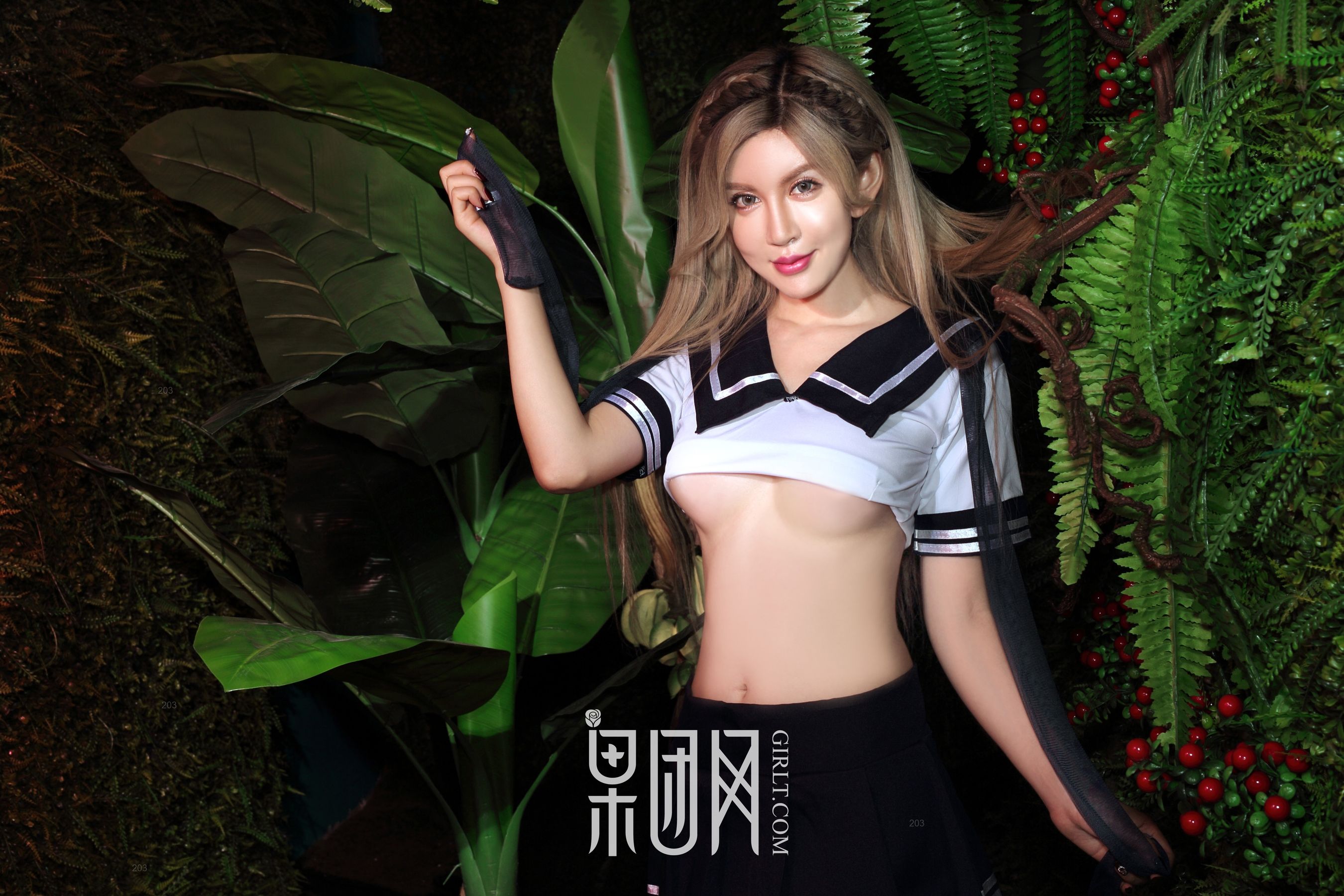 张琳熙《发碧眼混血 校服护士欲遮还休》 [果团网Girlt] No.001