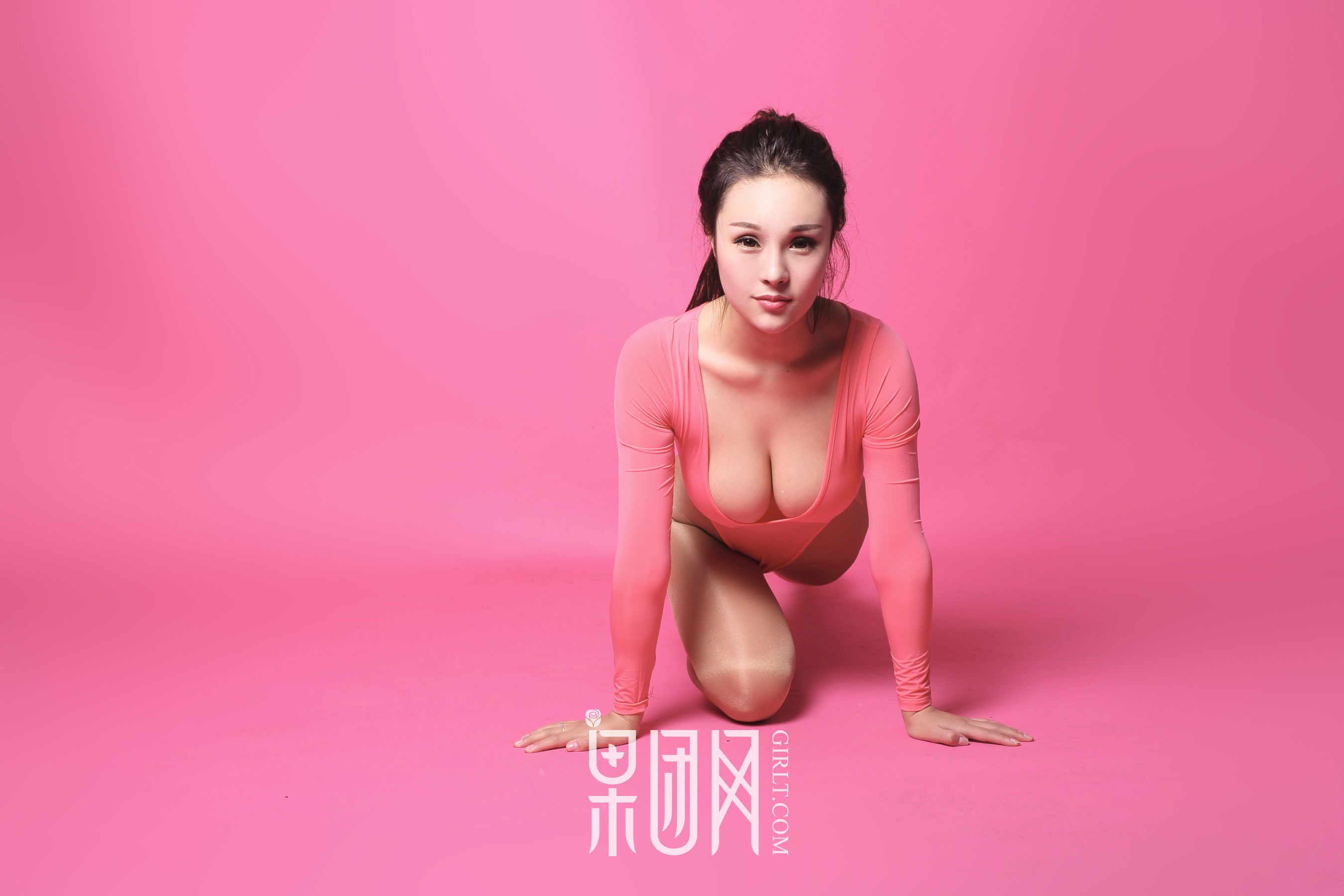 林弯弯《成熟御姐 小号体操服紧勒肉体》 [果团网Girlt] No.008