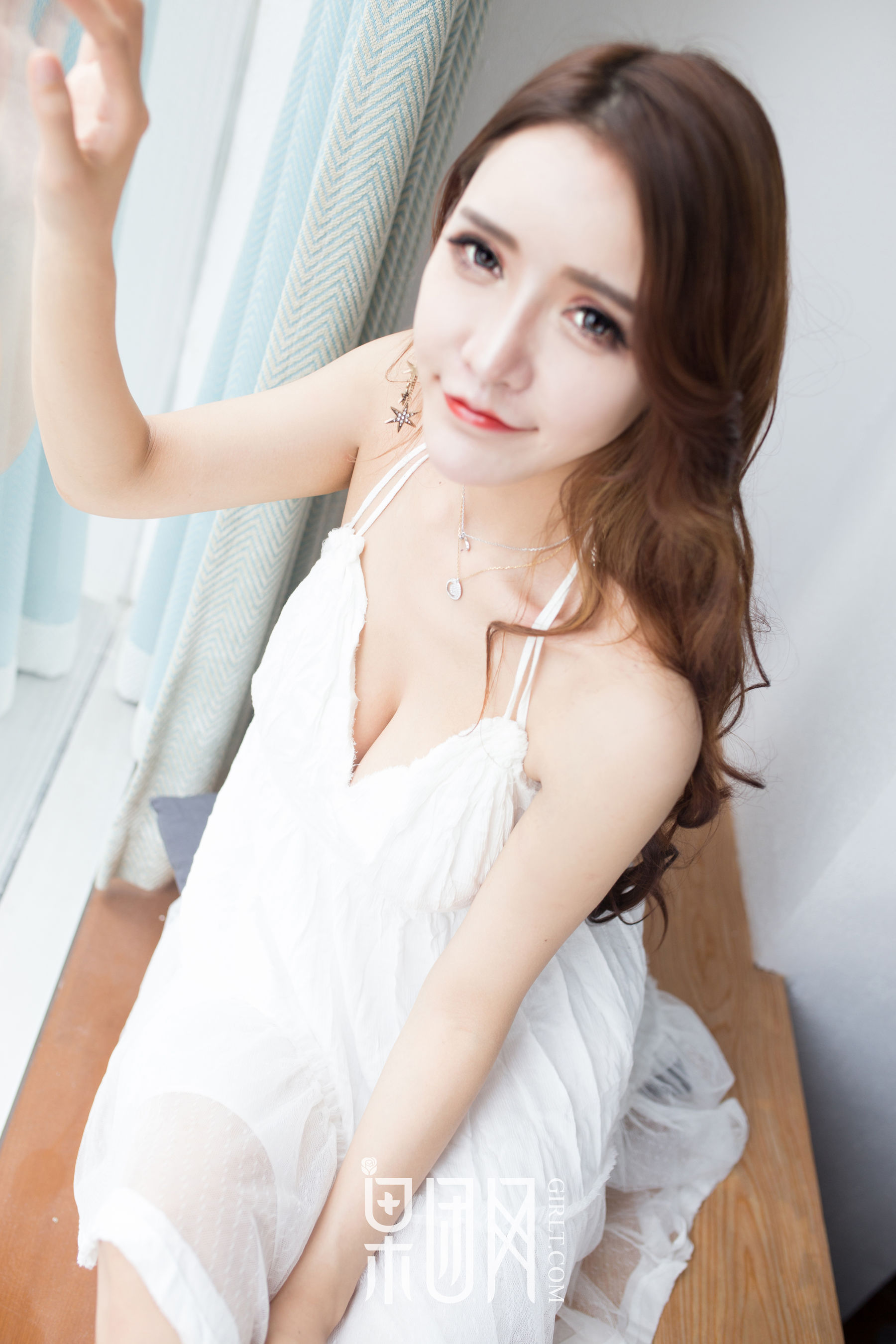 Lunana-lee《爆乳萝莉 尺度全开阳台大玩露出》 [果团网Girlt] No.011