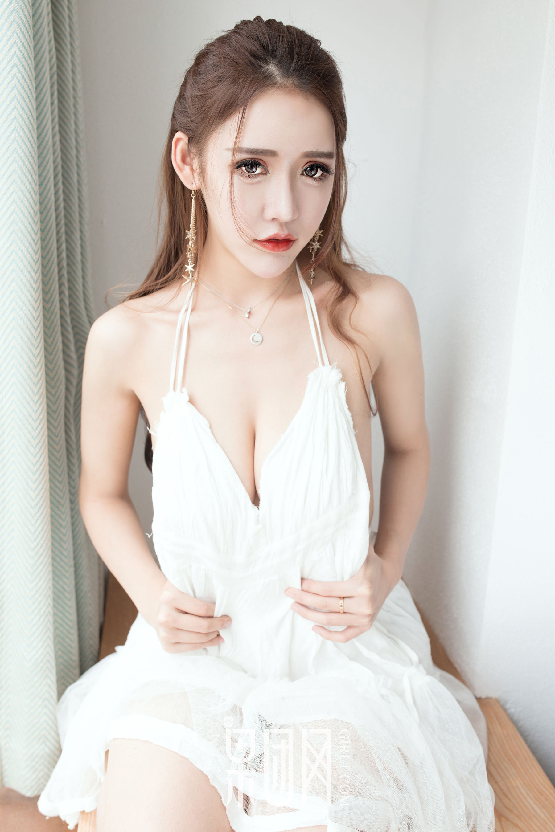 Lunana-lee《爆乳萝莉 尺度全开阳台大玩露出》 [果团网Girlt] No.011
