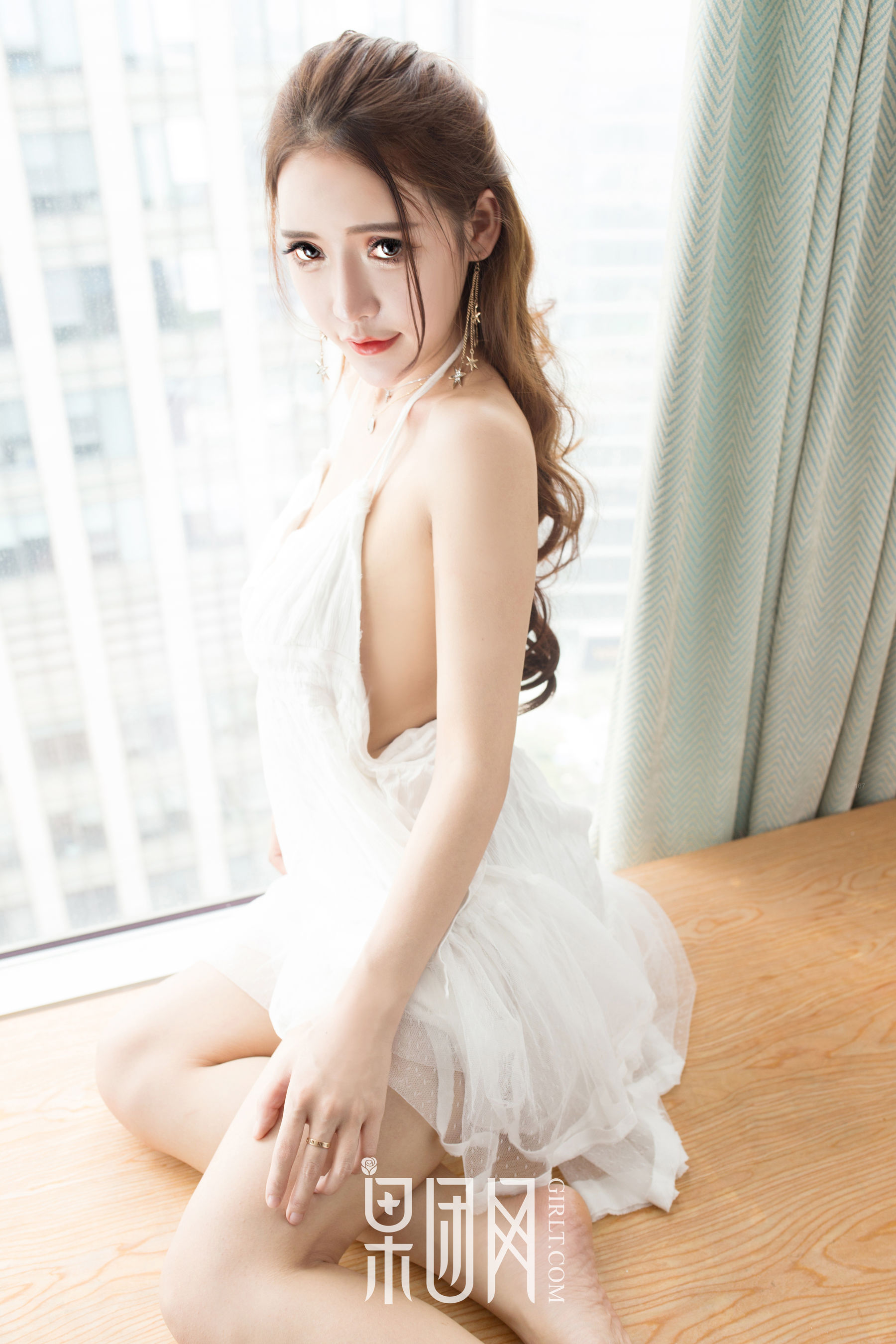 Lunana-lee《爆乳萝莉 尺度全开阳台大玩露出》 [果团网Girlt] No.011