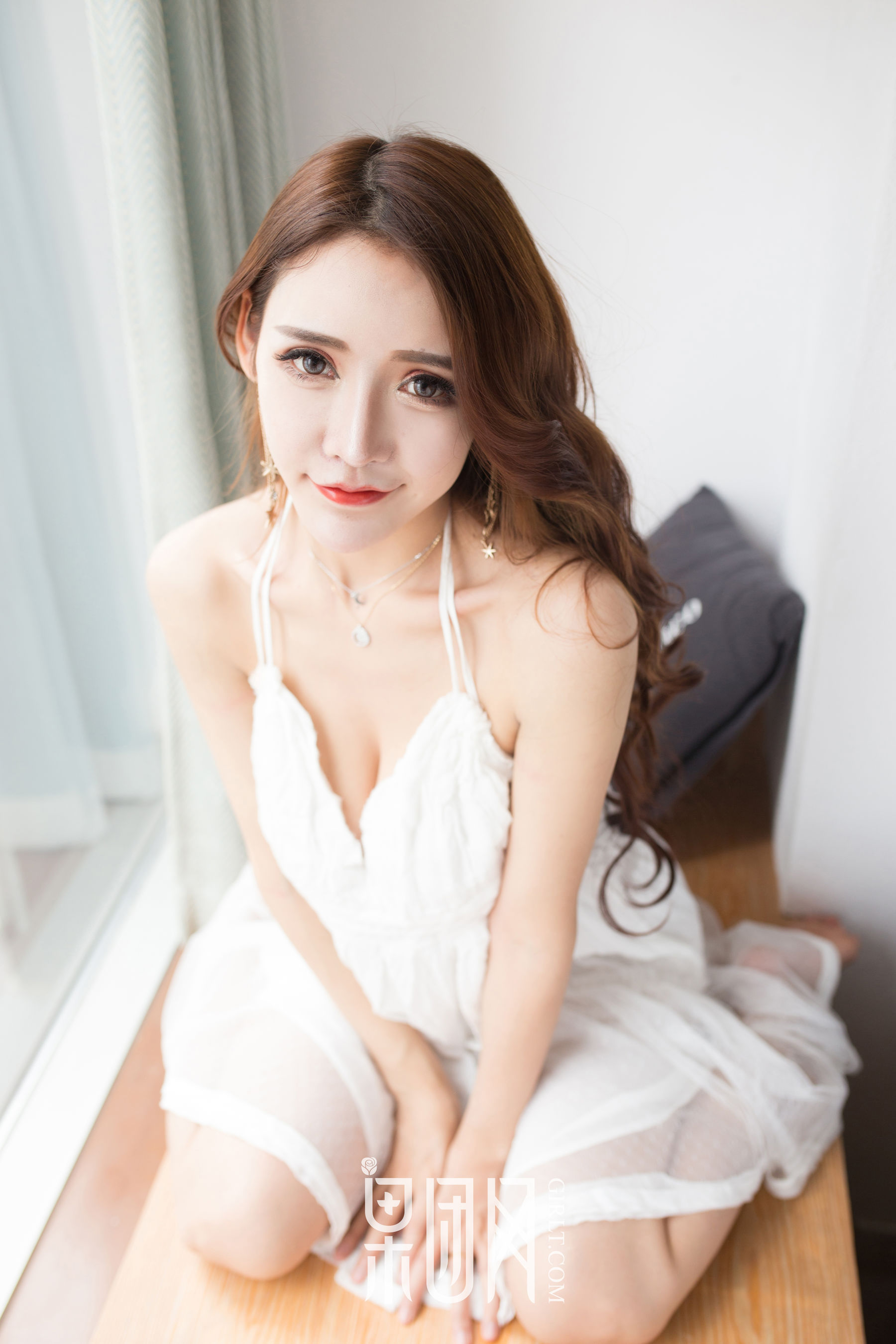 Lunana-lee《爆乳萝莉 尺度全开阳台大玩露出》 [果团网Girlt] No.011